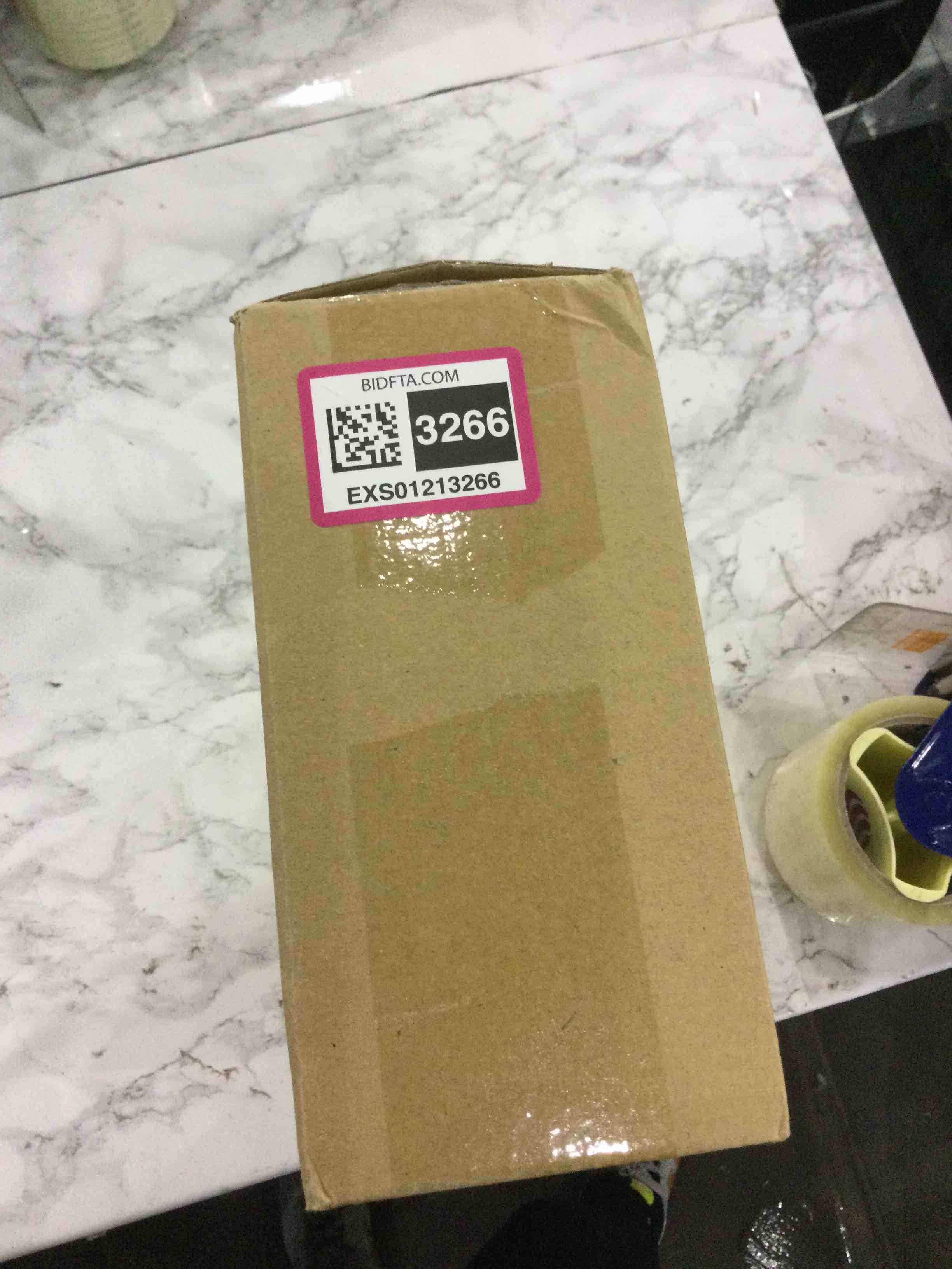 https://s3.amazonaws.com/lotting-images-prod/BargainHunt/EXS01213266_1711540343319.jpeg