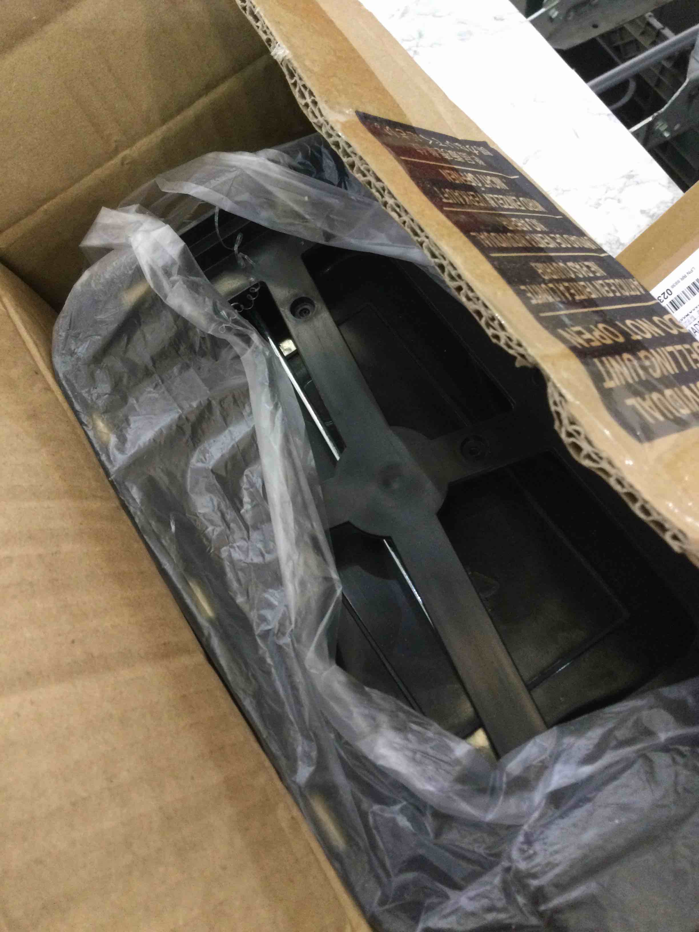 https://s3.amazonaws.com/lotting-images-prod/BargainHunt/EXS01213357_1711563664406.jpeg