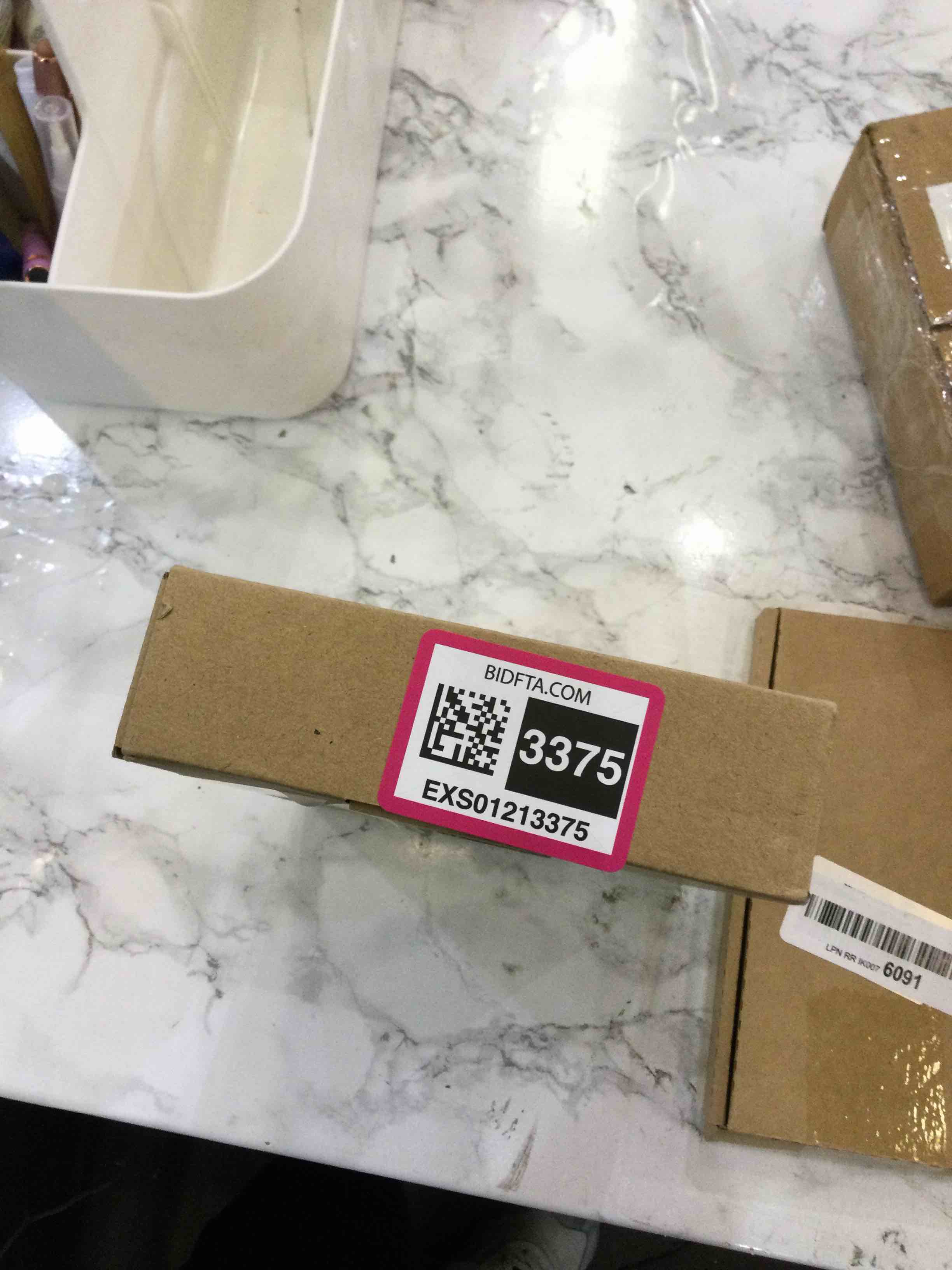 https://s3.amazonaws.com/lotting-images-prod/BargainHunt/EXS01213375_1711565143273.jpeg