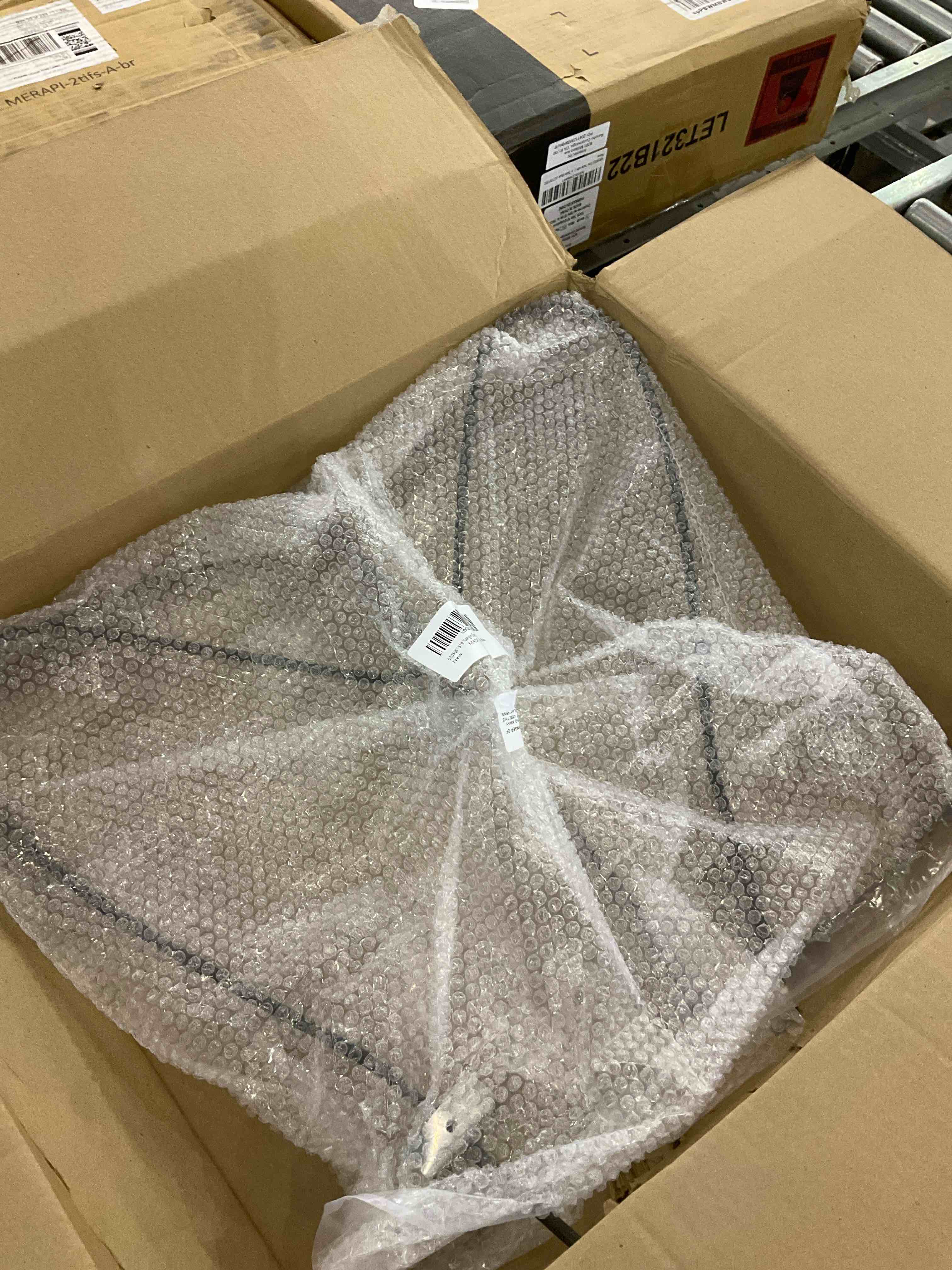 https://s3.amazonaws.com/lotting-images-prod/BargainHunt/EXS01213717_1711024837252.jpeg