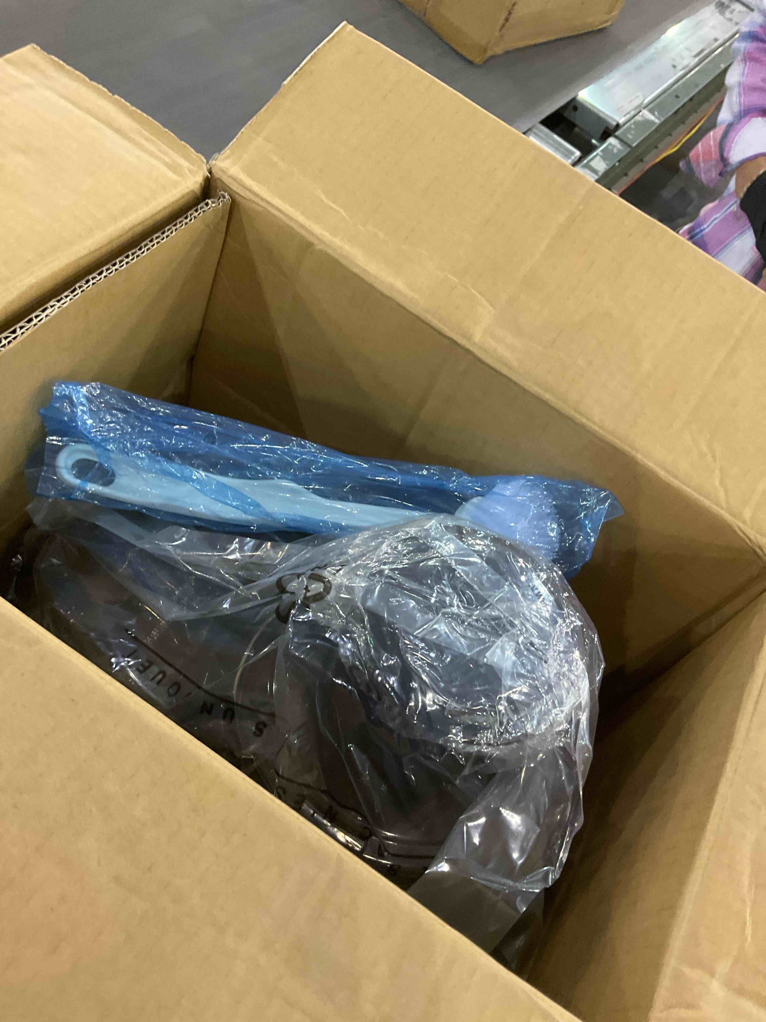 Hamilton Beach Juicer Machine, Big Mouth Large 3” Feed Chute for Whole Fruits and Vegetables, Easy to Clean, Centrifugal Extractor, BPA Free, 800W Motor, Silver