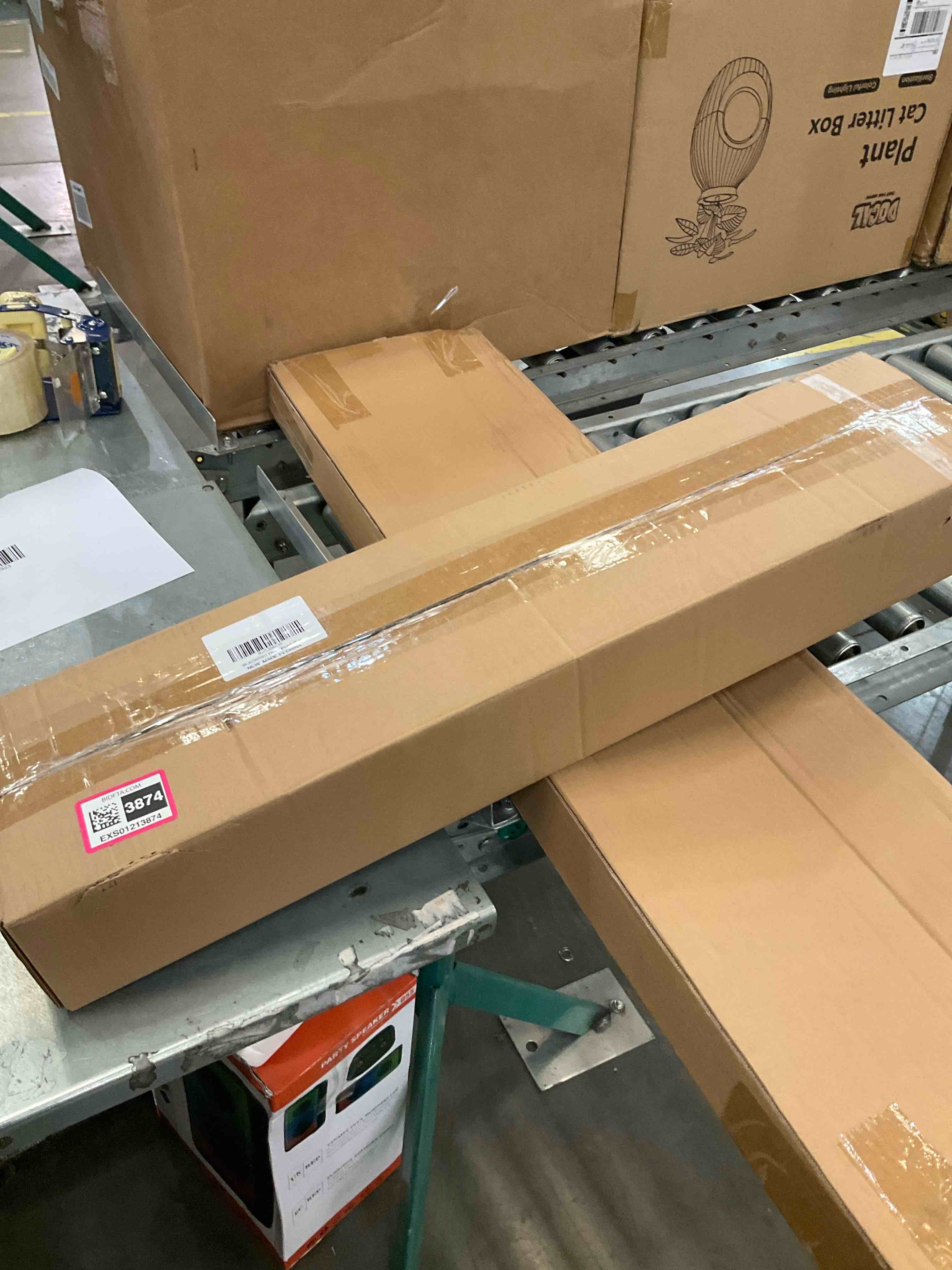 https://s3.amazonaws.com/lotting-images-prod/BargainHunt/EXS01213874_1715707977648.jpeg