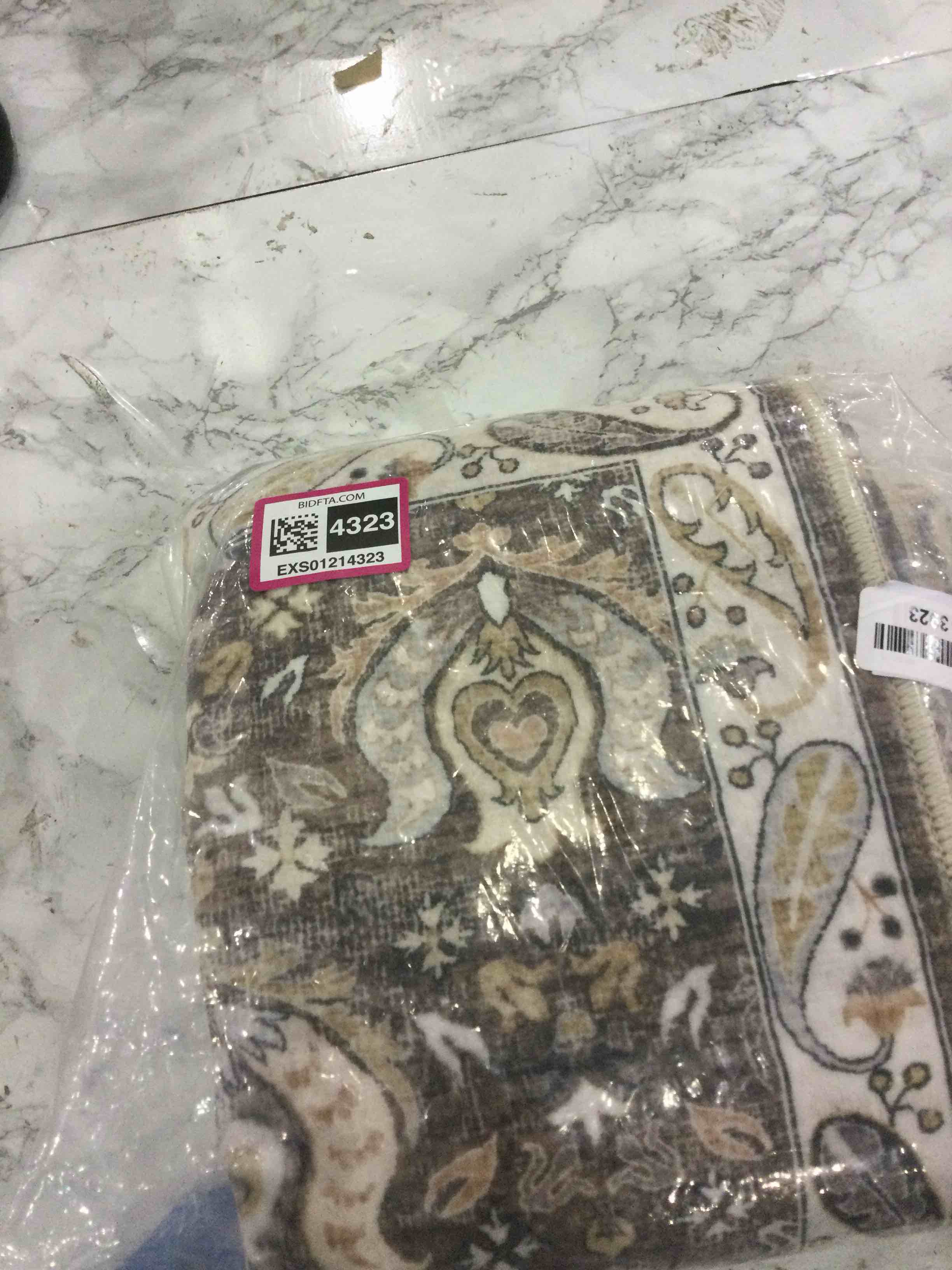 https://s3.amazonaws.com/lotting-images-prod/BargainHunt/EXS01214323_1712146743131.jpeg