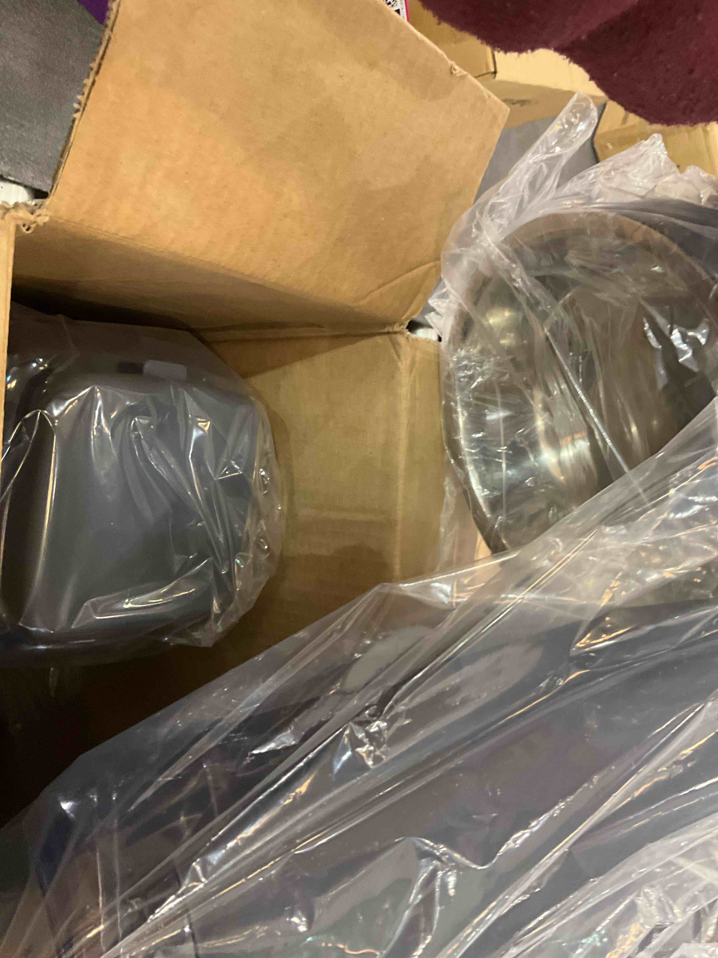 https://s3.amazonaws.com/lotting-images-prod/BargainHunt/EXS01214607_1711041165188.jpeg