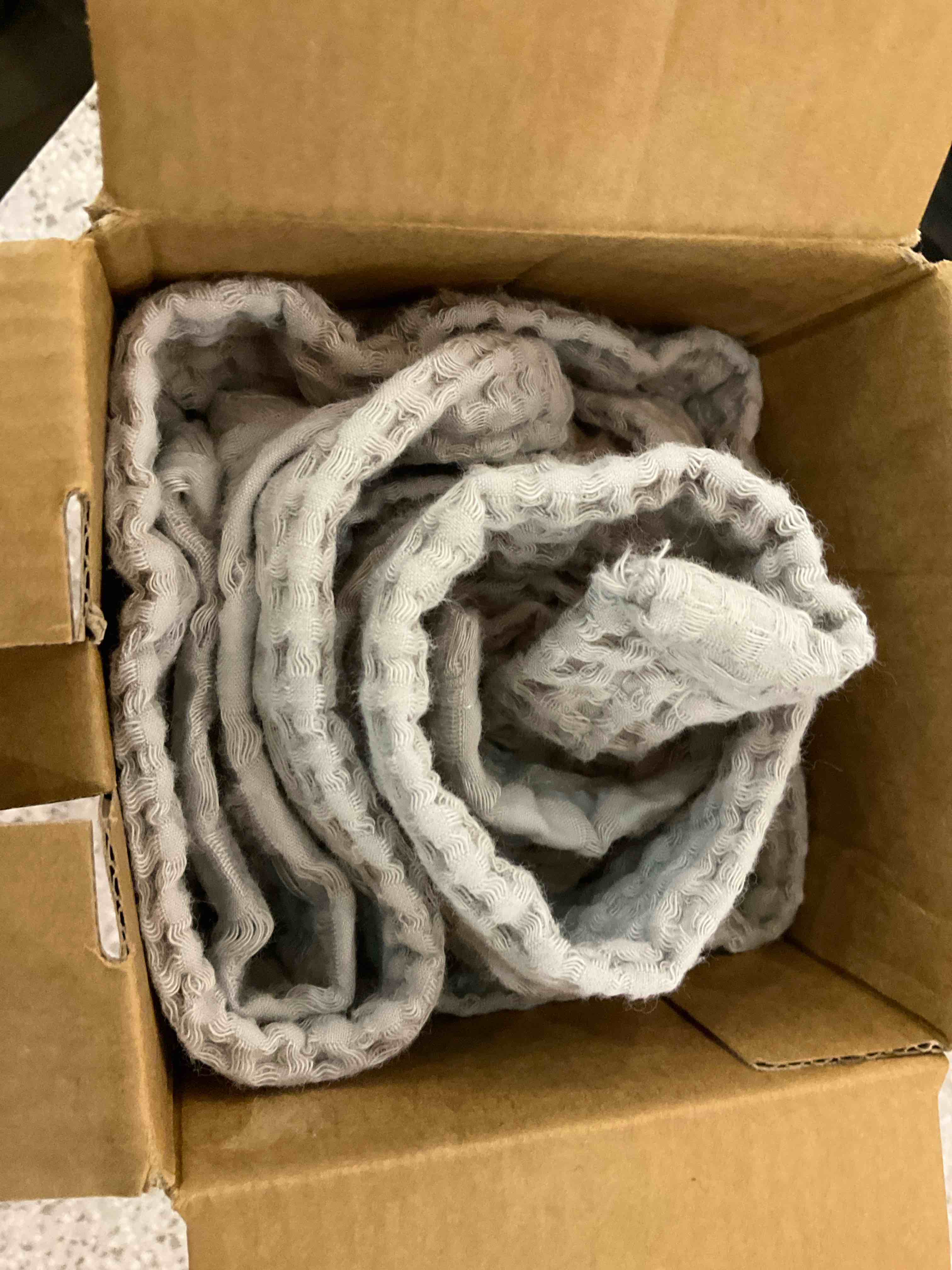 https://s3.amazonaws.com/lotting-images-prod/BargainHunt/EXS01214610_1711041468098.jpeg