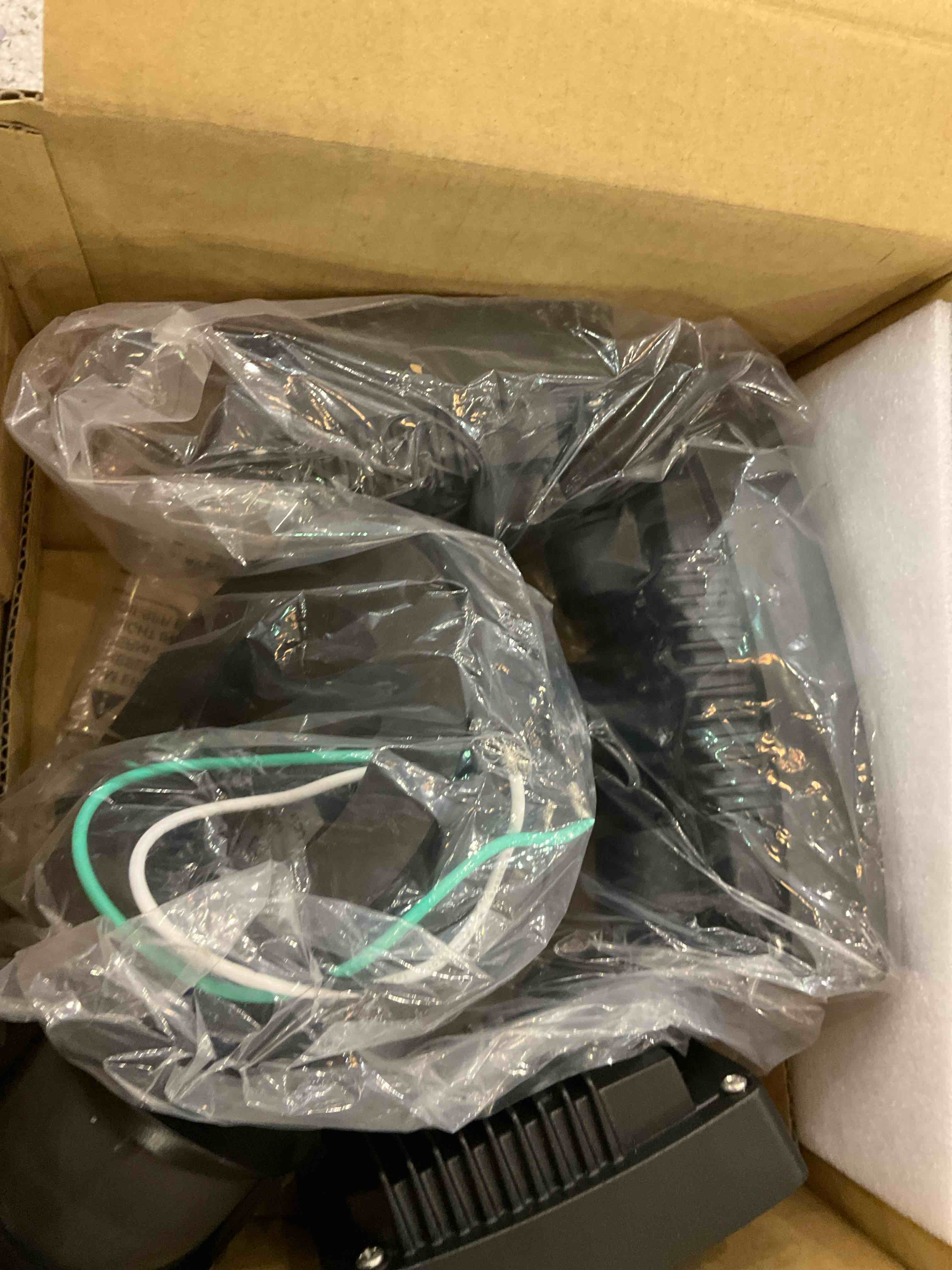 https://s3.amazonaws.com/lotting-images-prod/BargainHunt/EXS01214644_1711048166538.jpeg