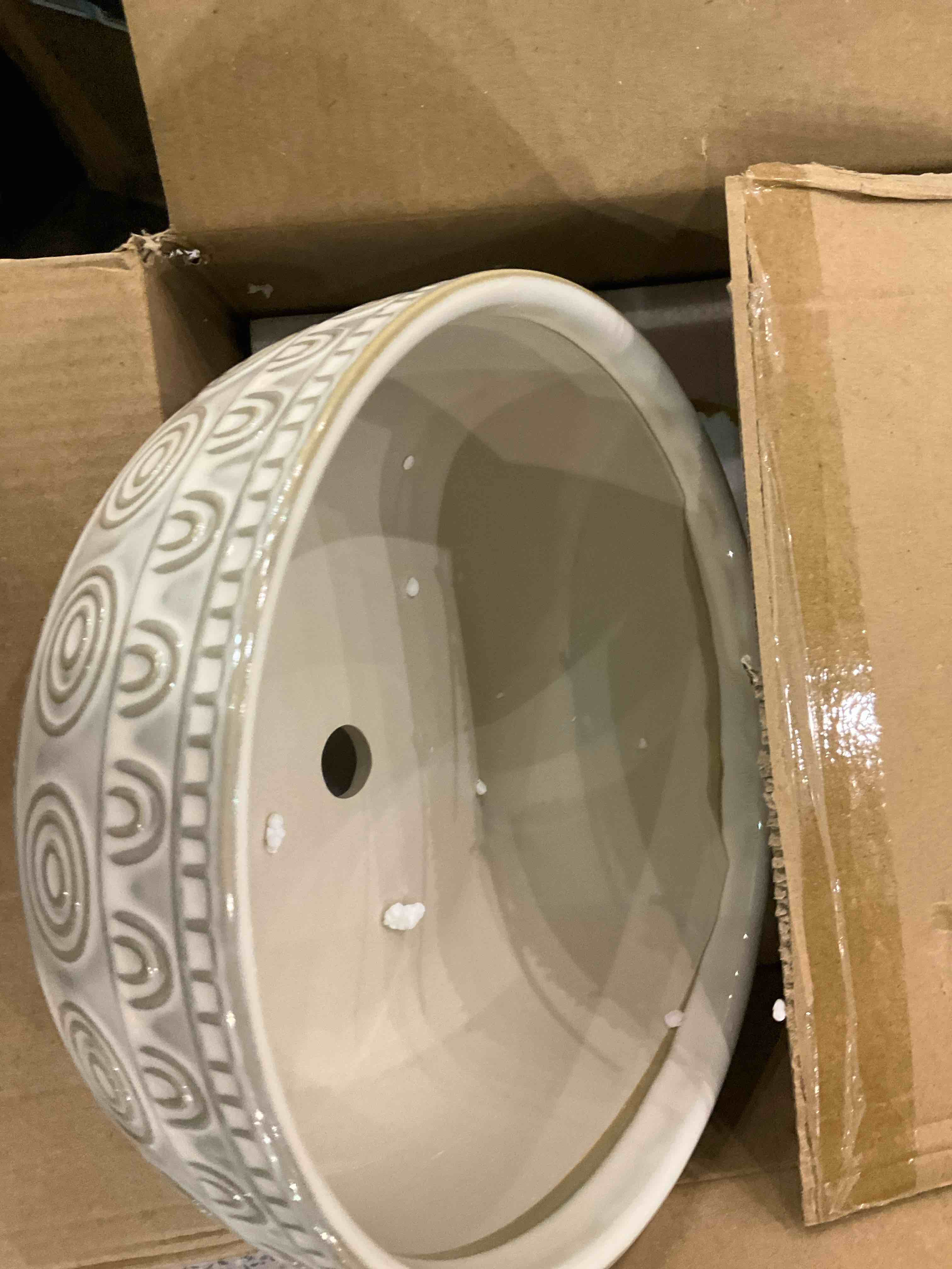 https://s3.amazonaws.com/lotting-images-prod/BargainHunt/EXS01214676_1711110821683.jpeg