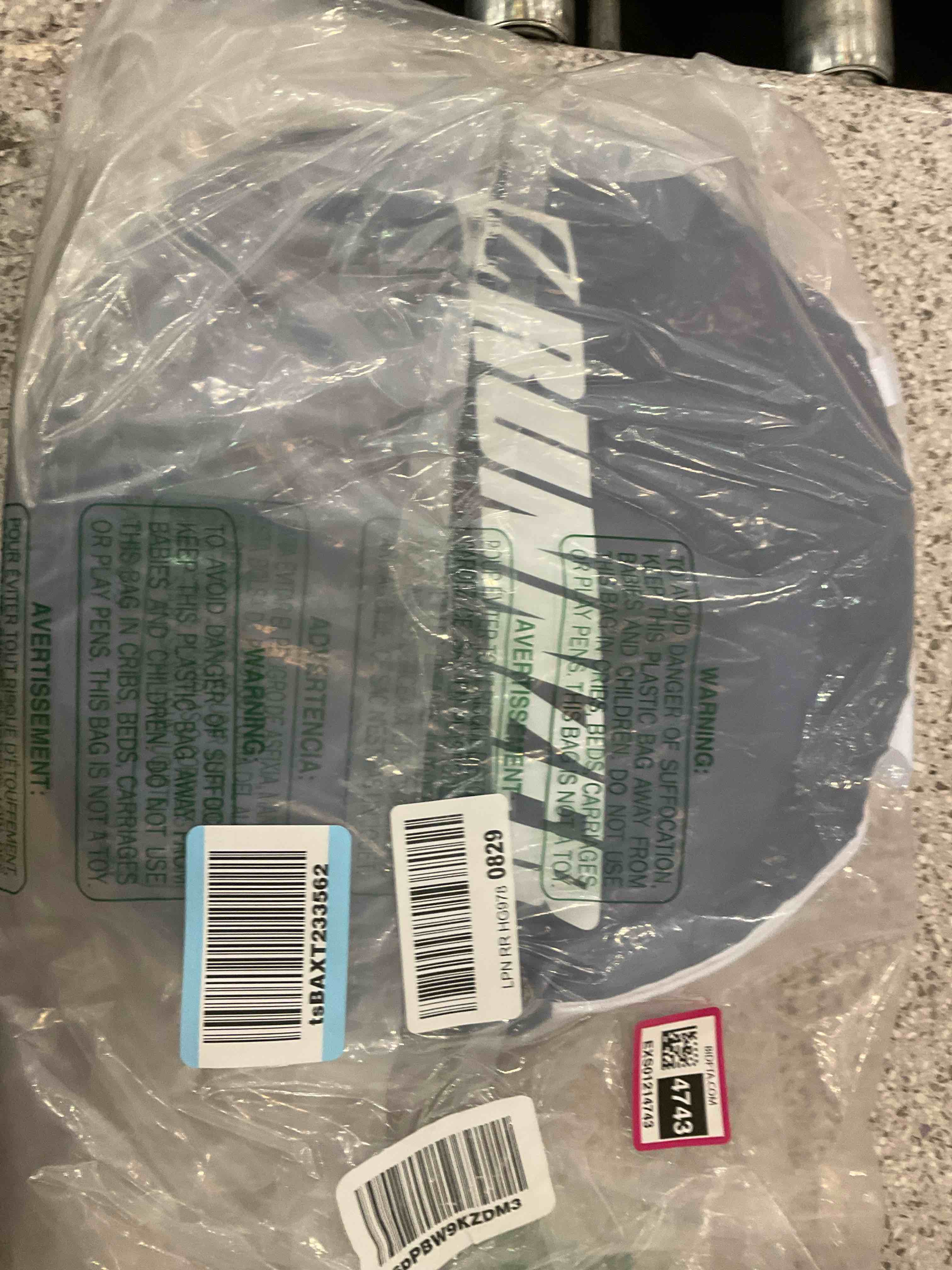 https://s3.amazonaws.com/lotting-images-prod/BargainHunt/EXS01214743_1711128460813.jpeg