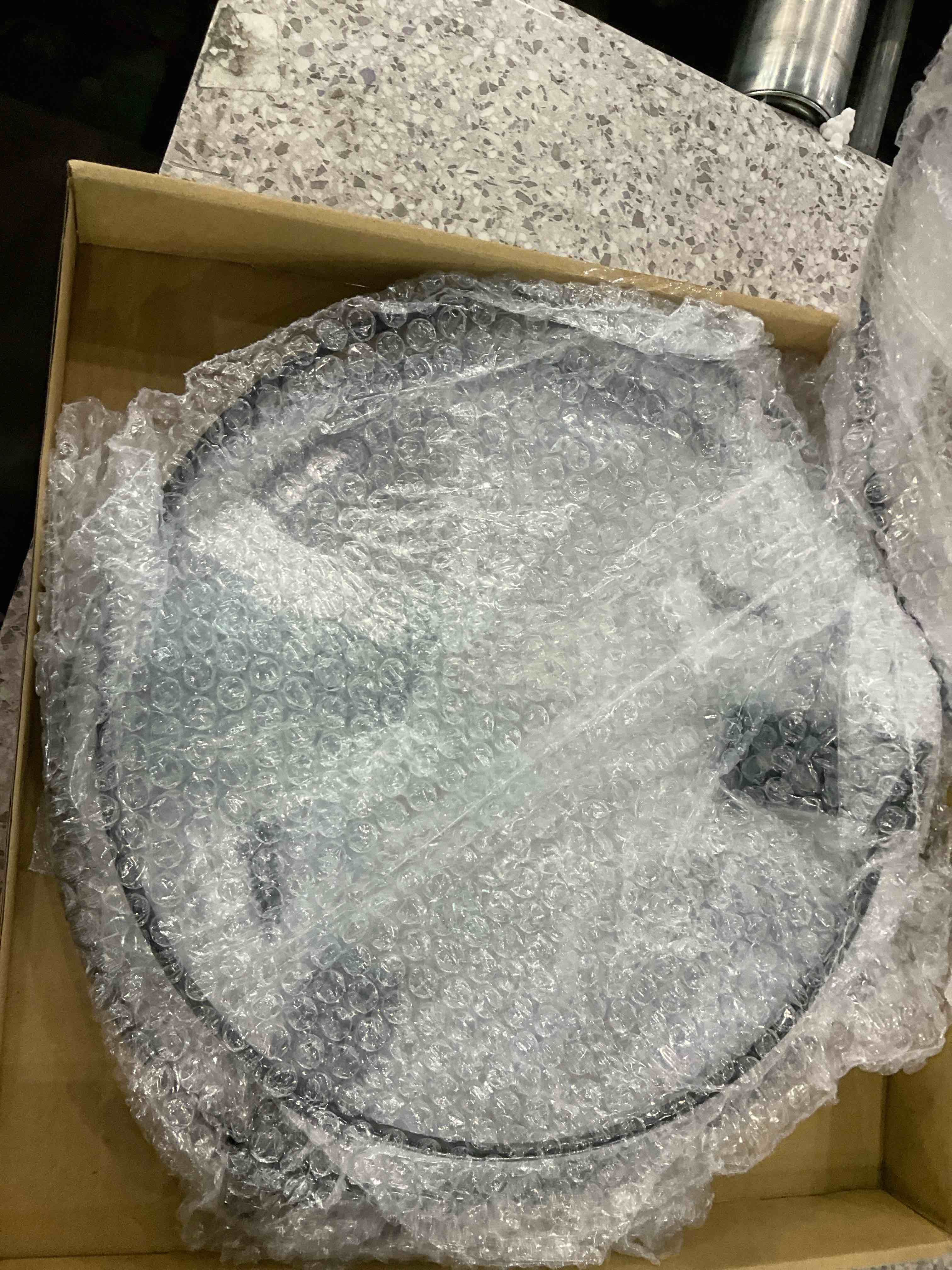 https://s3.amazonaws.com/lotting-images-prod/BargainHunt/EXS01214894_1711452756244.jpeg