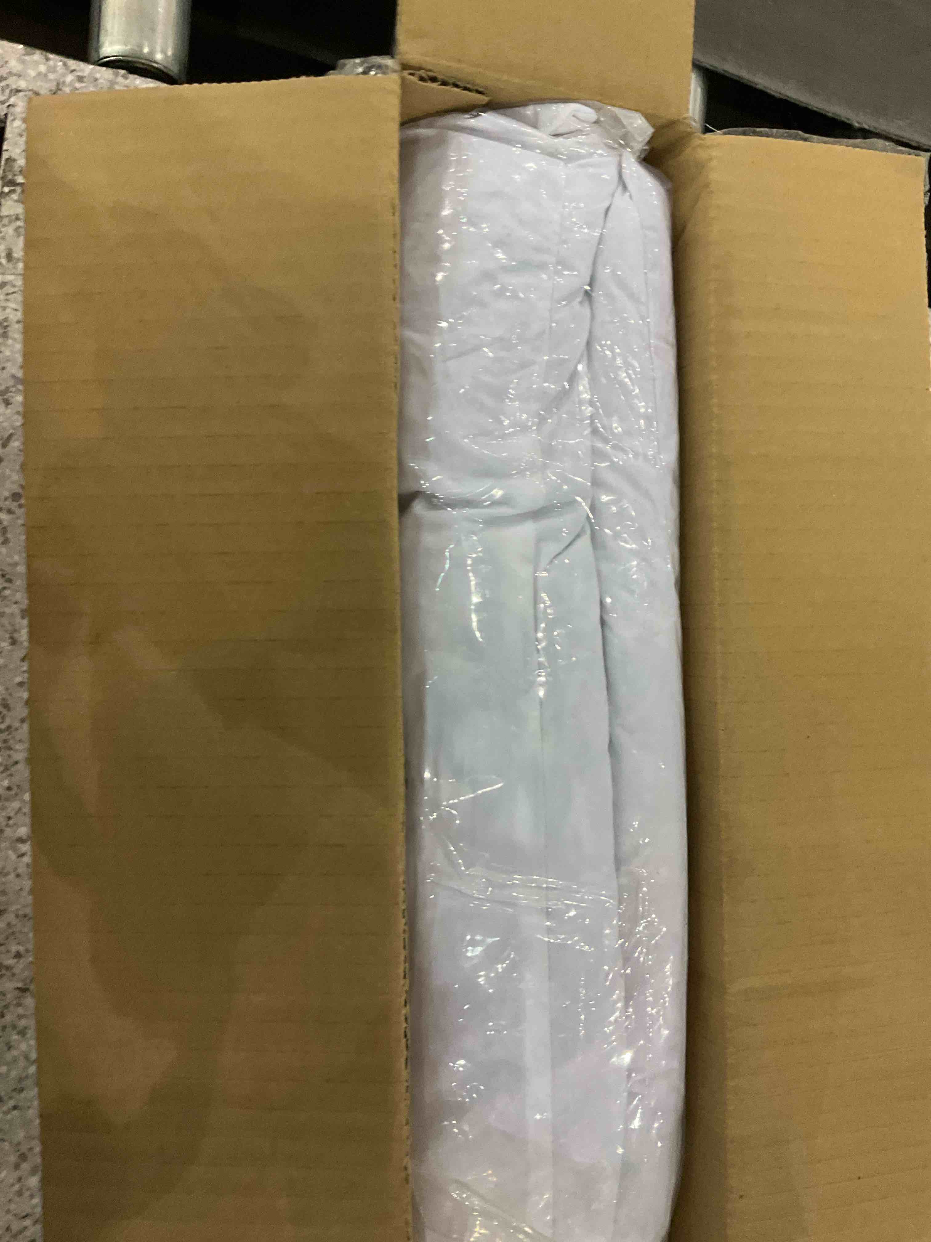 https://s3.amazonaws.com/lotting-images-prod/BargainHunt/EXS01214941_1711462537630.jpeg