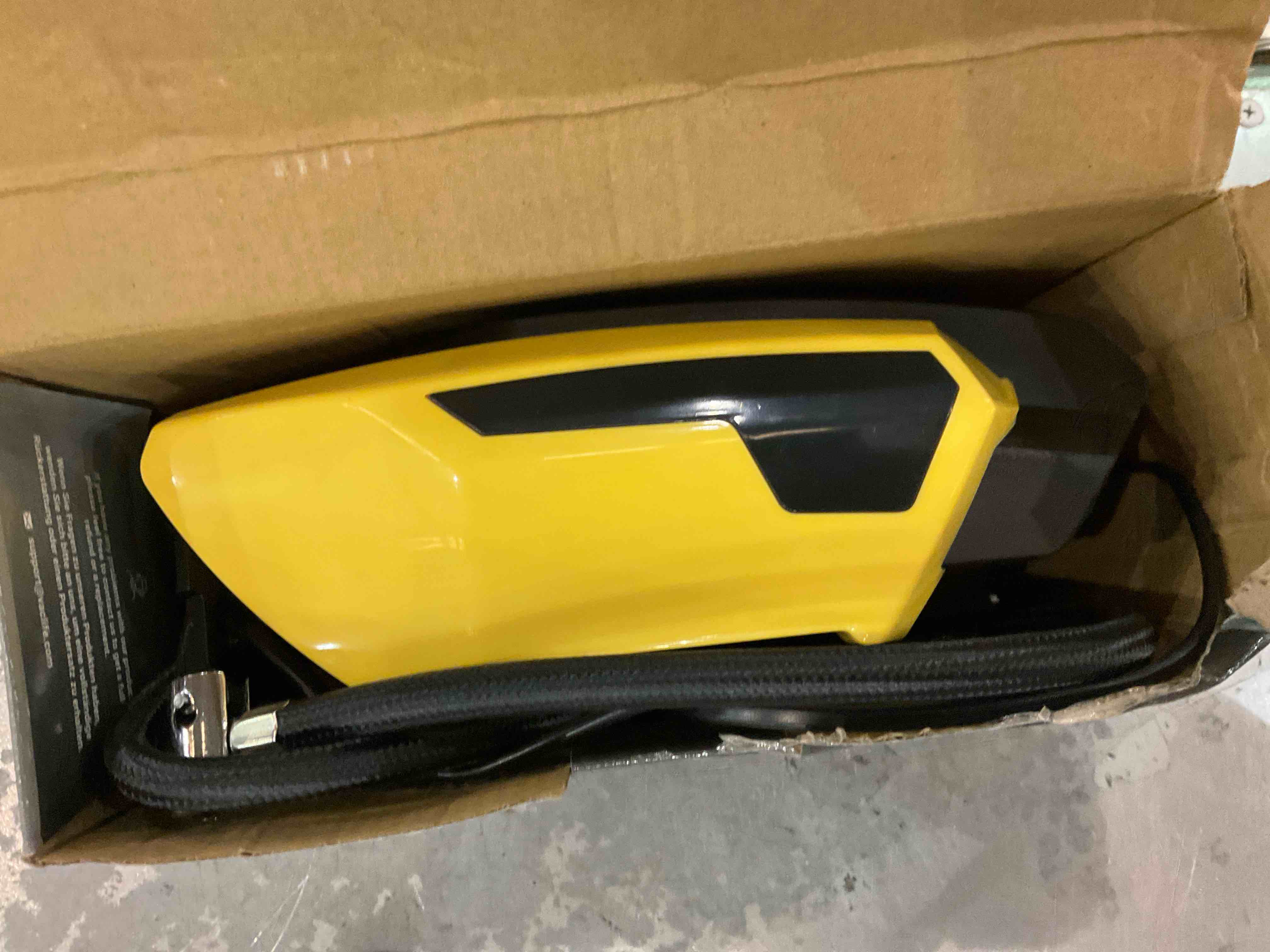 https://s3.amazonaws.com/lotting-images-prod/BargainHunt/EXS01215044_1710516241729.jpeg