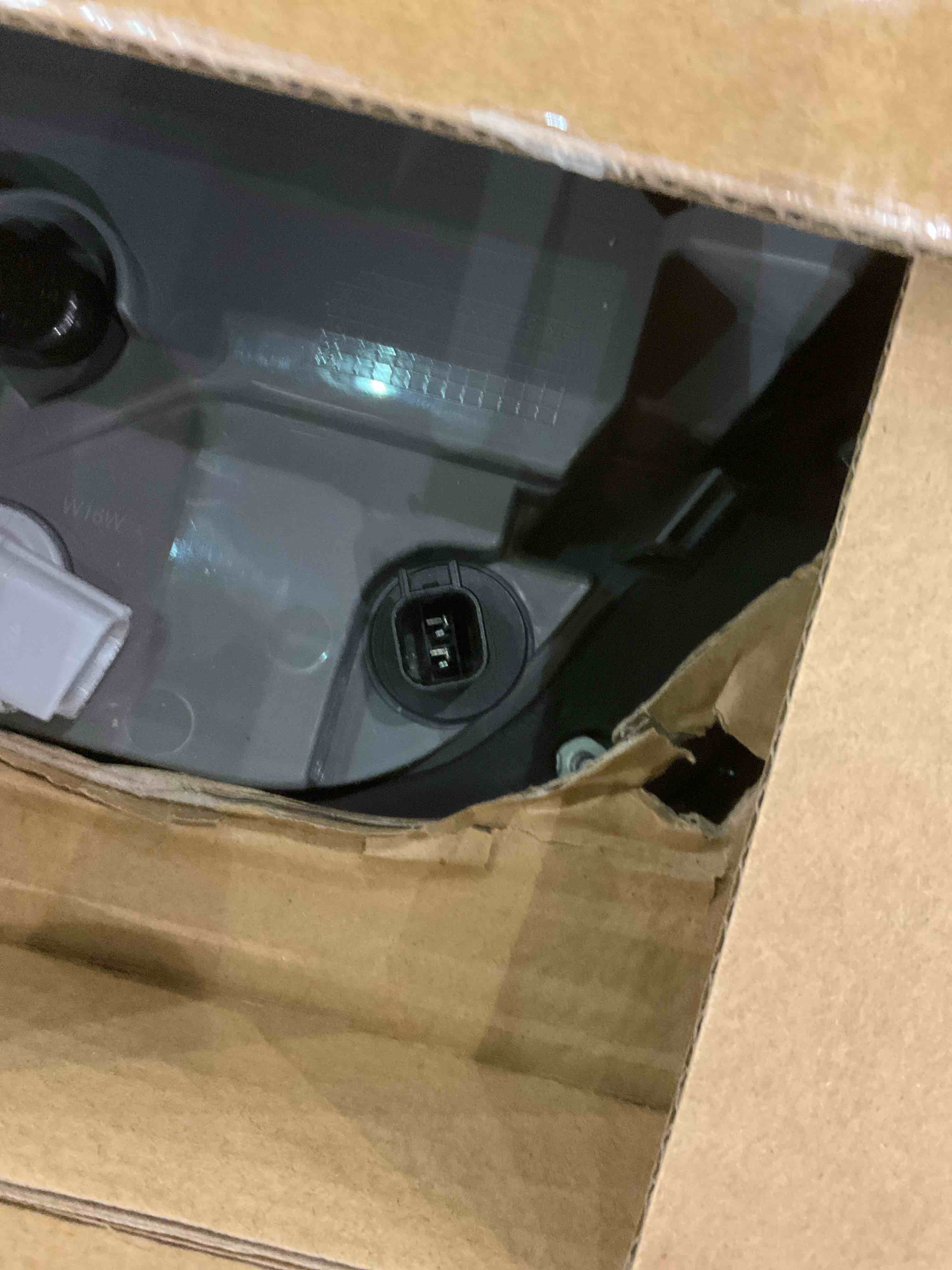 https://s3.amazonaws.com/lotting-images-prod/BargainHunt/EXS01215637_1710419561389.jpeg