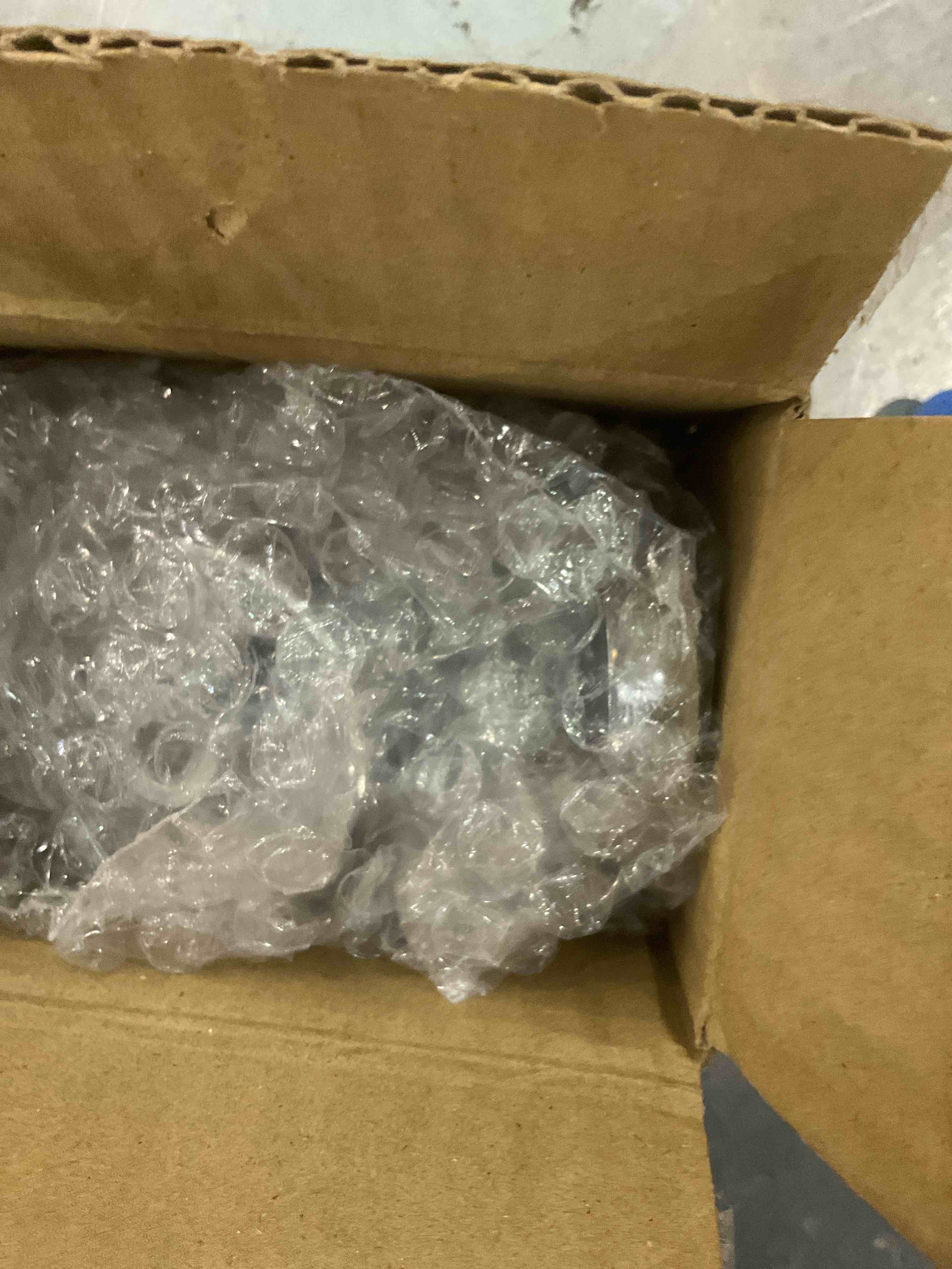 https://s3.amazonaws.com/lotting-images-prod/BargainHunt/EXS01215665_1710424689070.jpeg