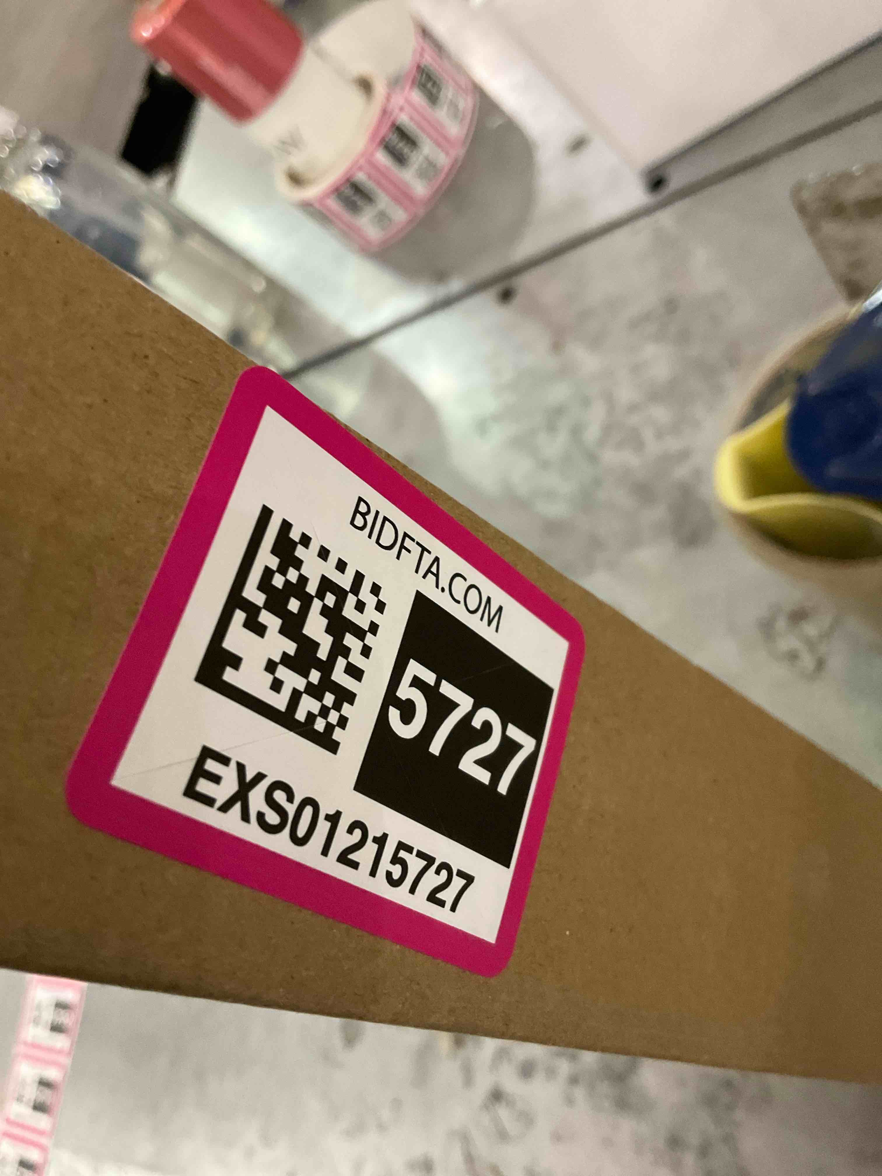 https://s3.amazonaws.com/lotting-images-prod/BargainHunt/EXS01215727_1710437330212.jpeg