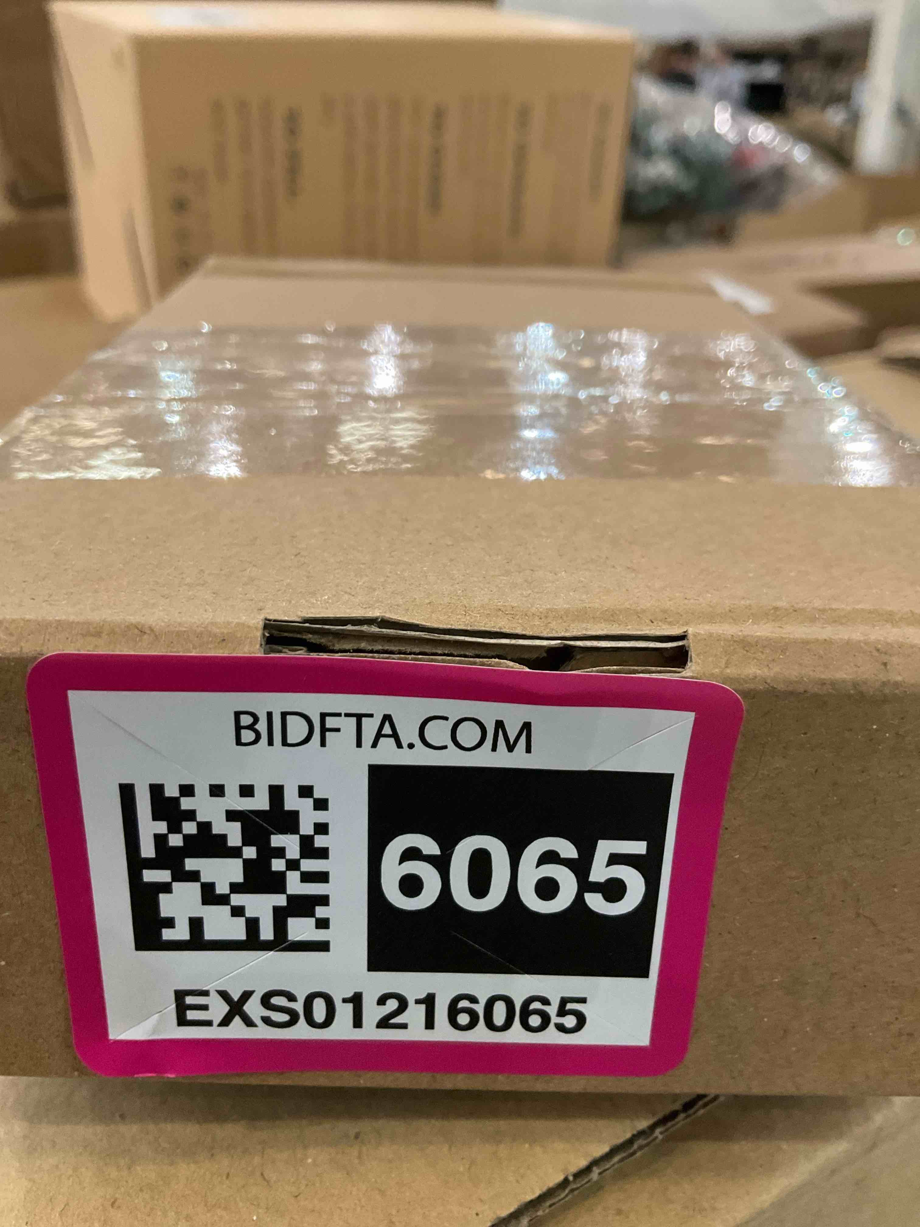 https://s3.amazonaws.com/lotting-images-prod/BargainHunt/EXS01216065_1710438846378.jpeg