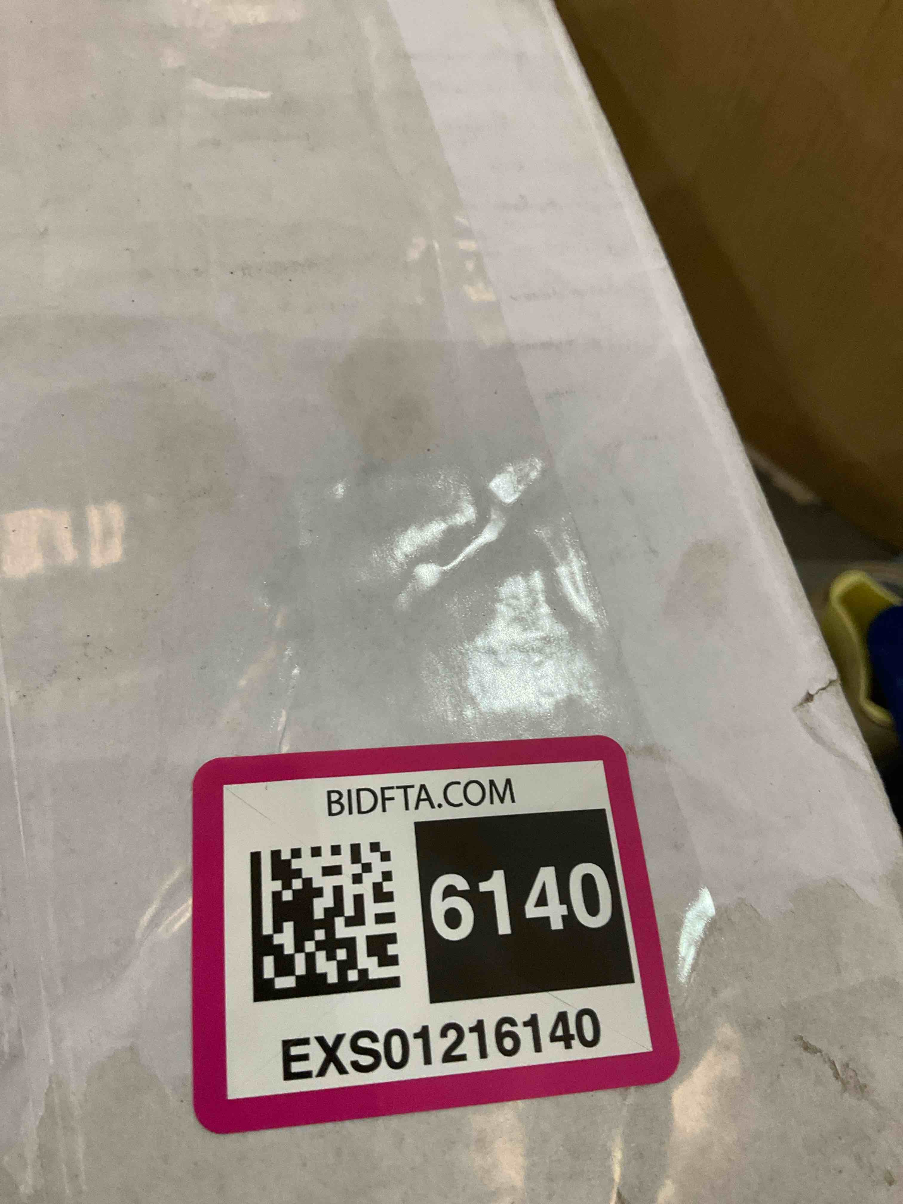 https://s3.amazonaws.com/lotting-images-prod/BargainHunt/EXS01216140_1710769858356.jpeg