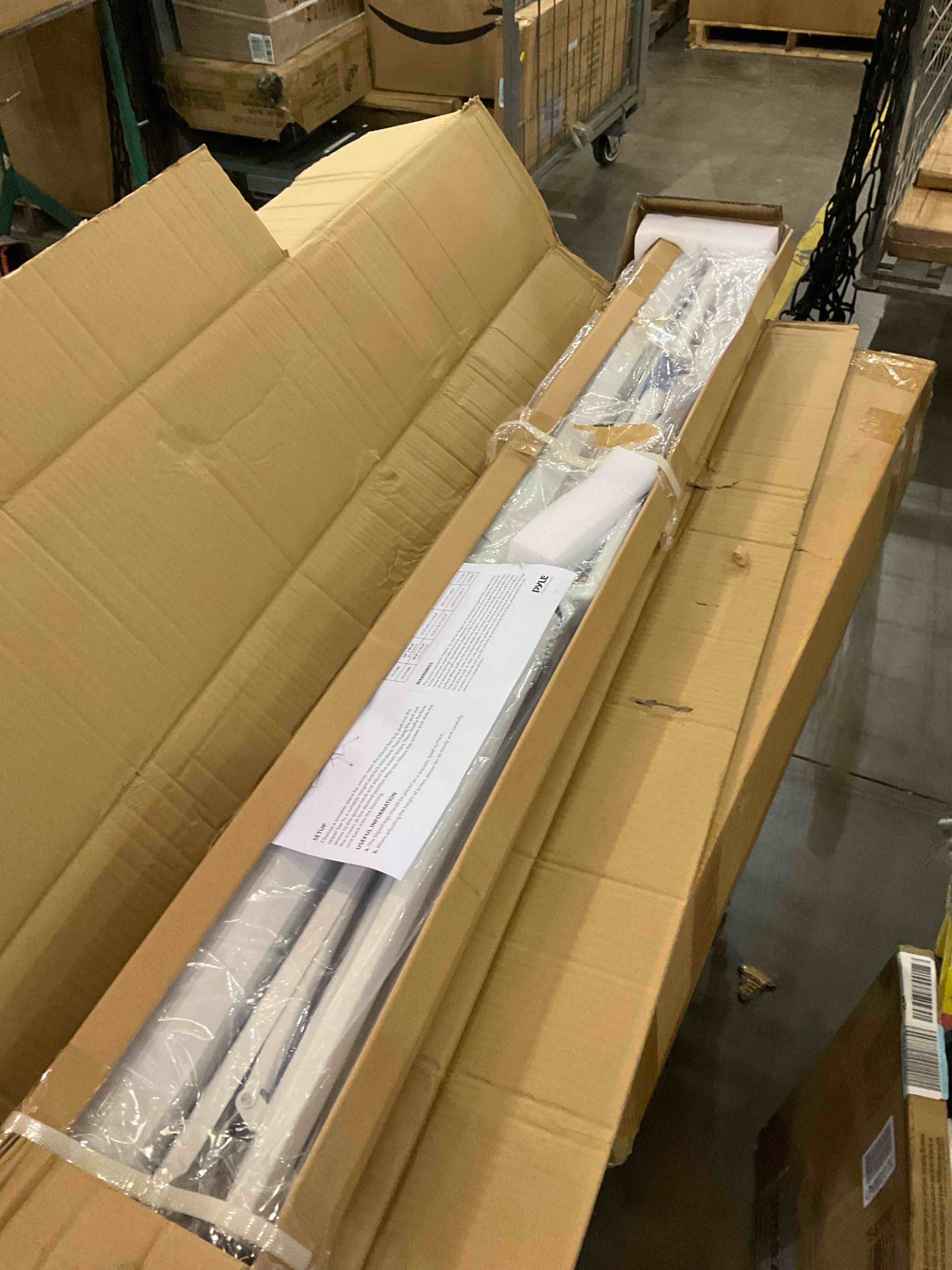 https://s3.amazonaws.com/lotting-images-prod/BargainHunt/EXS01216145_1710770781286.jpeg