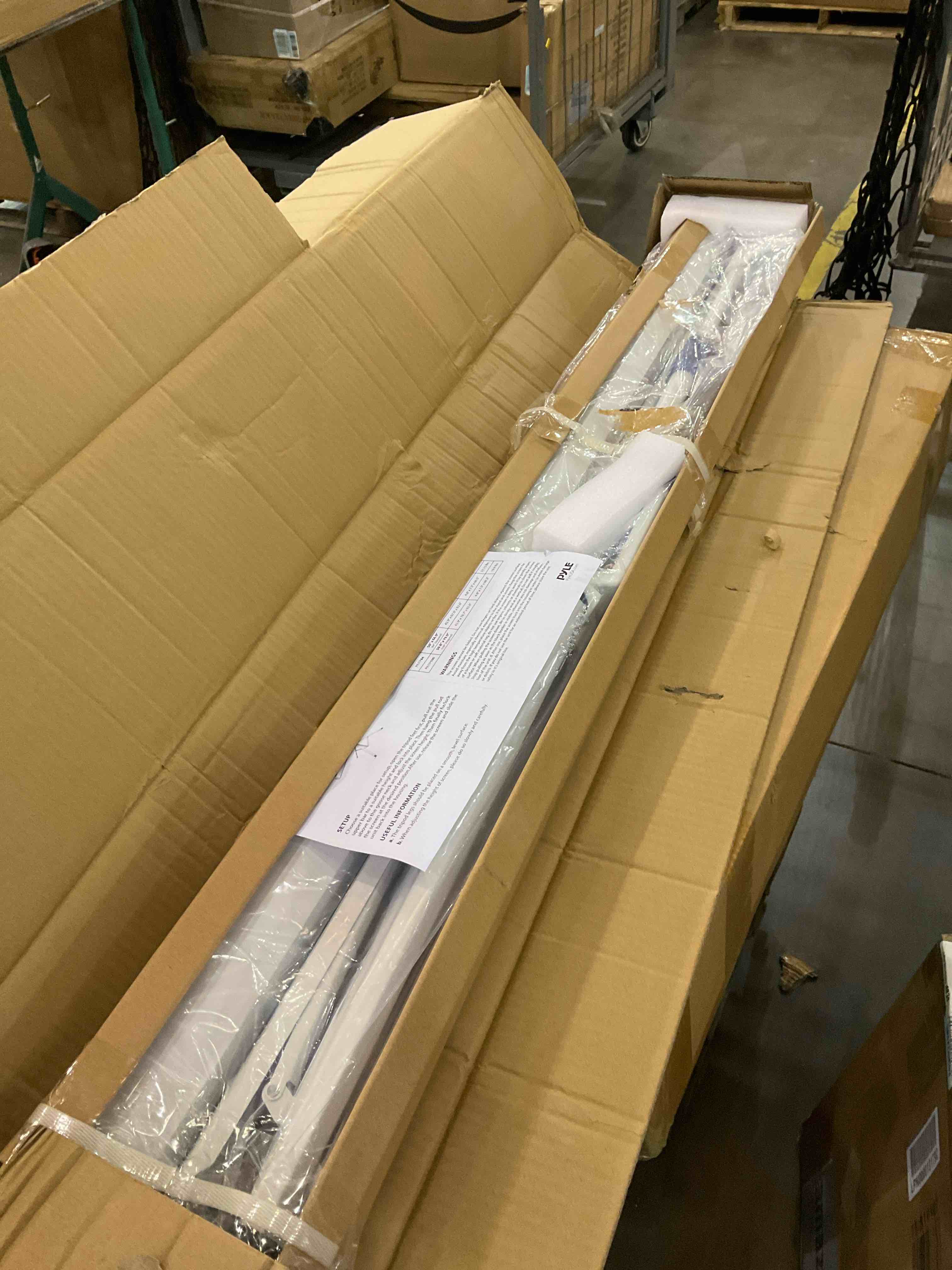 https://s3.amazonaws.com/lotting-images-prod/BargainHunt/EXS01216145_1710770783418.jpeg