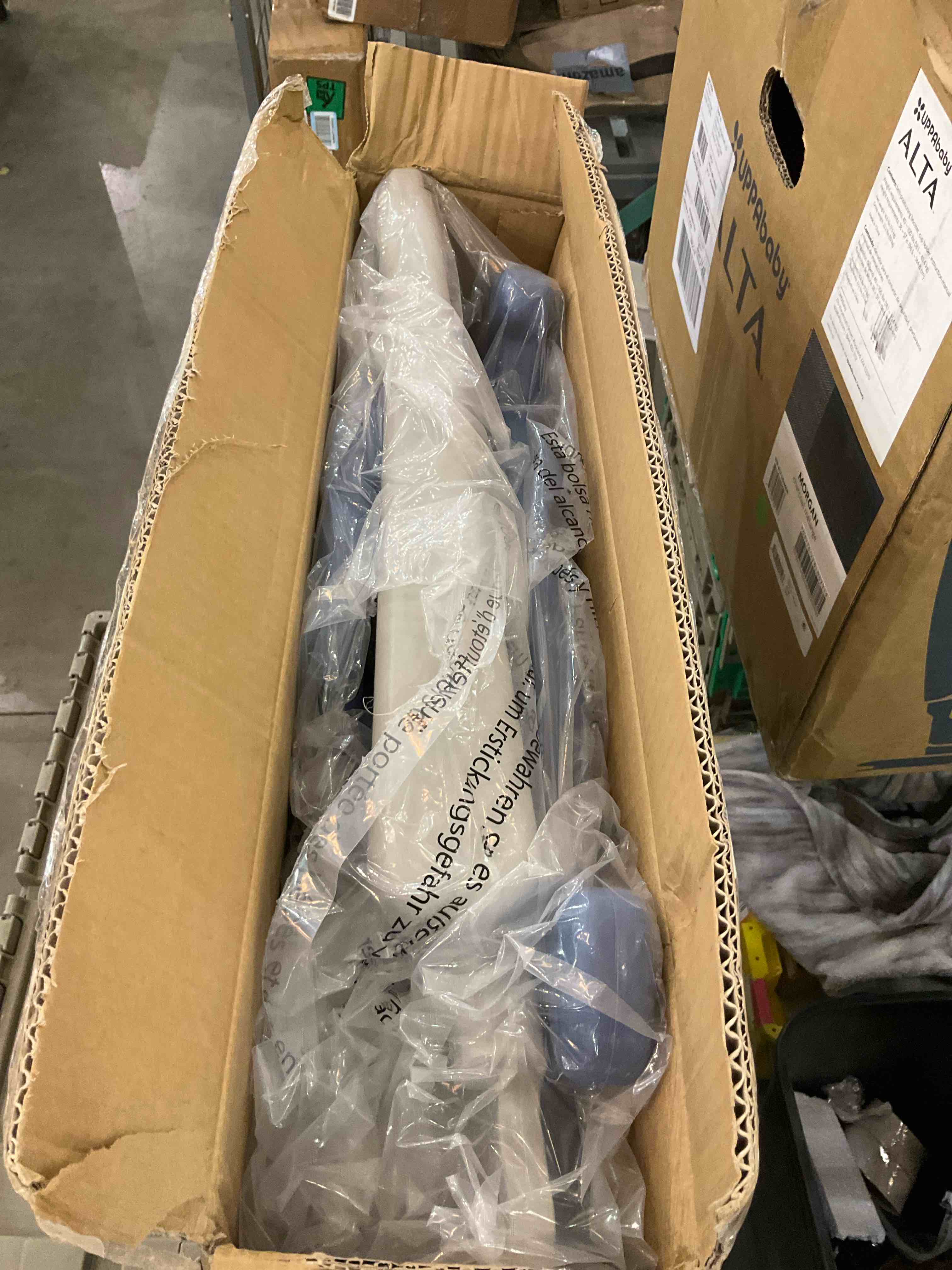 https://s3.amazonaws.com/lotting-images-prod/BargainHunt/EXS01216176_1710776686081.jpeg