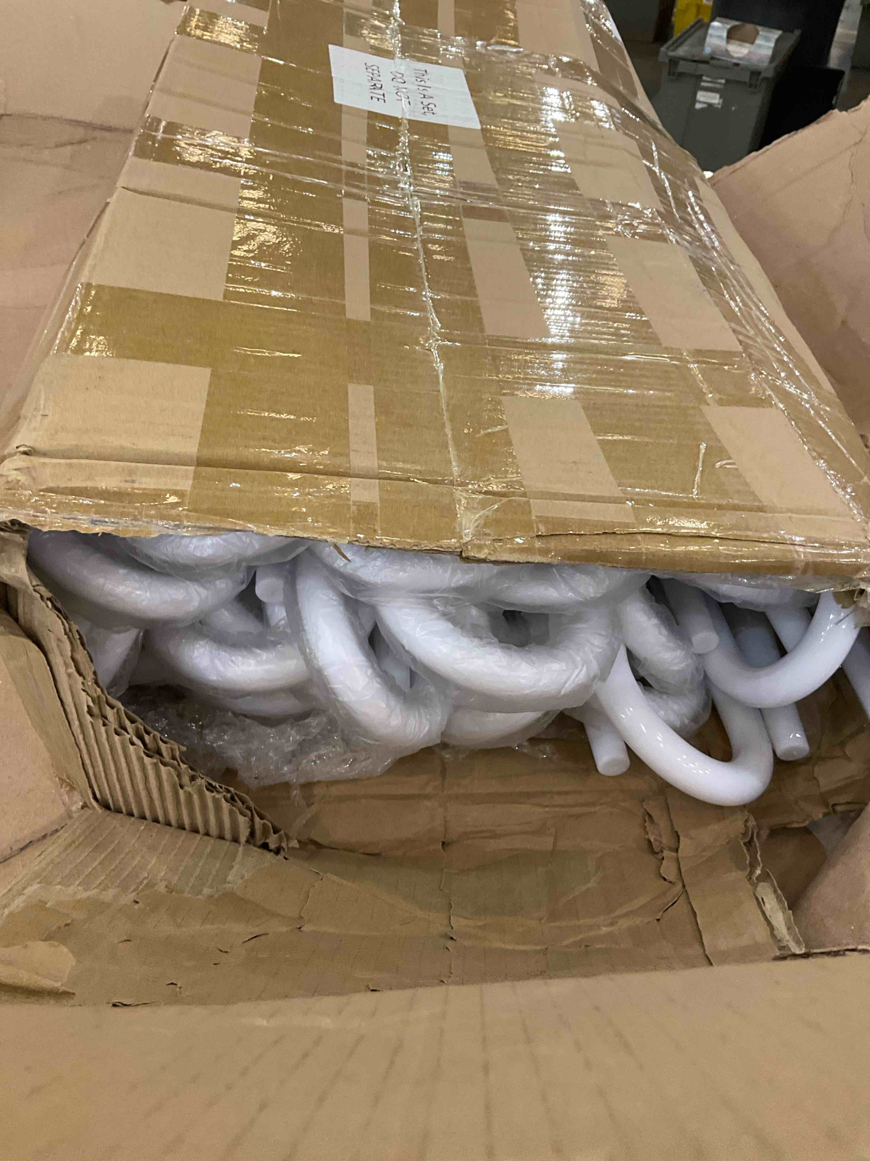 https://s3.amazonaws.com/lotting-images-prod/BargainHunt/EXS01216206_1710787232980.jpeg