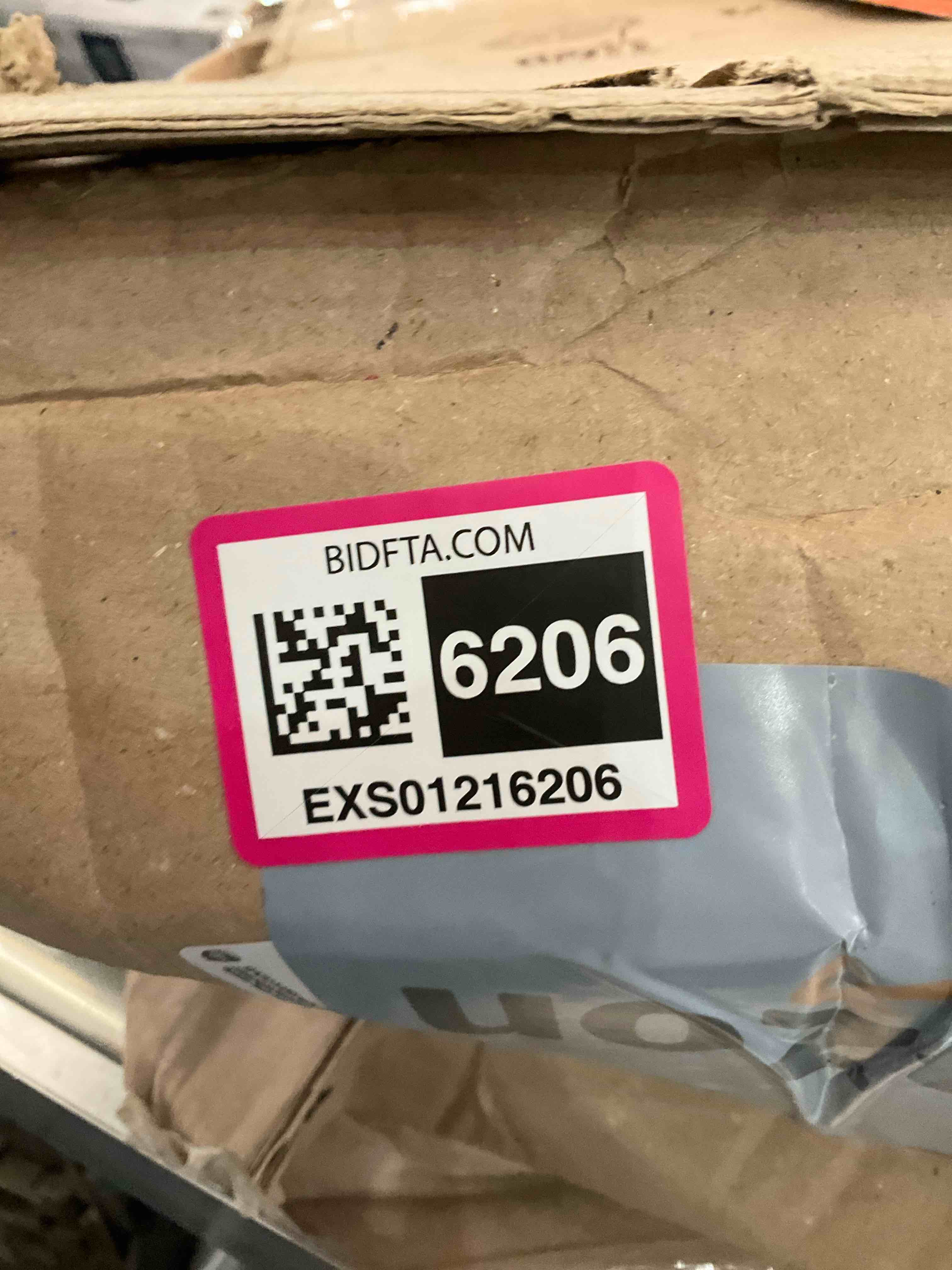 https://s3.amazonaws.com/lotting-images-prod/BargainHunt/EXS01216206_1710787284176.jpeg
