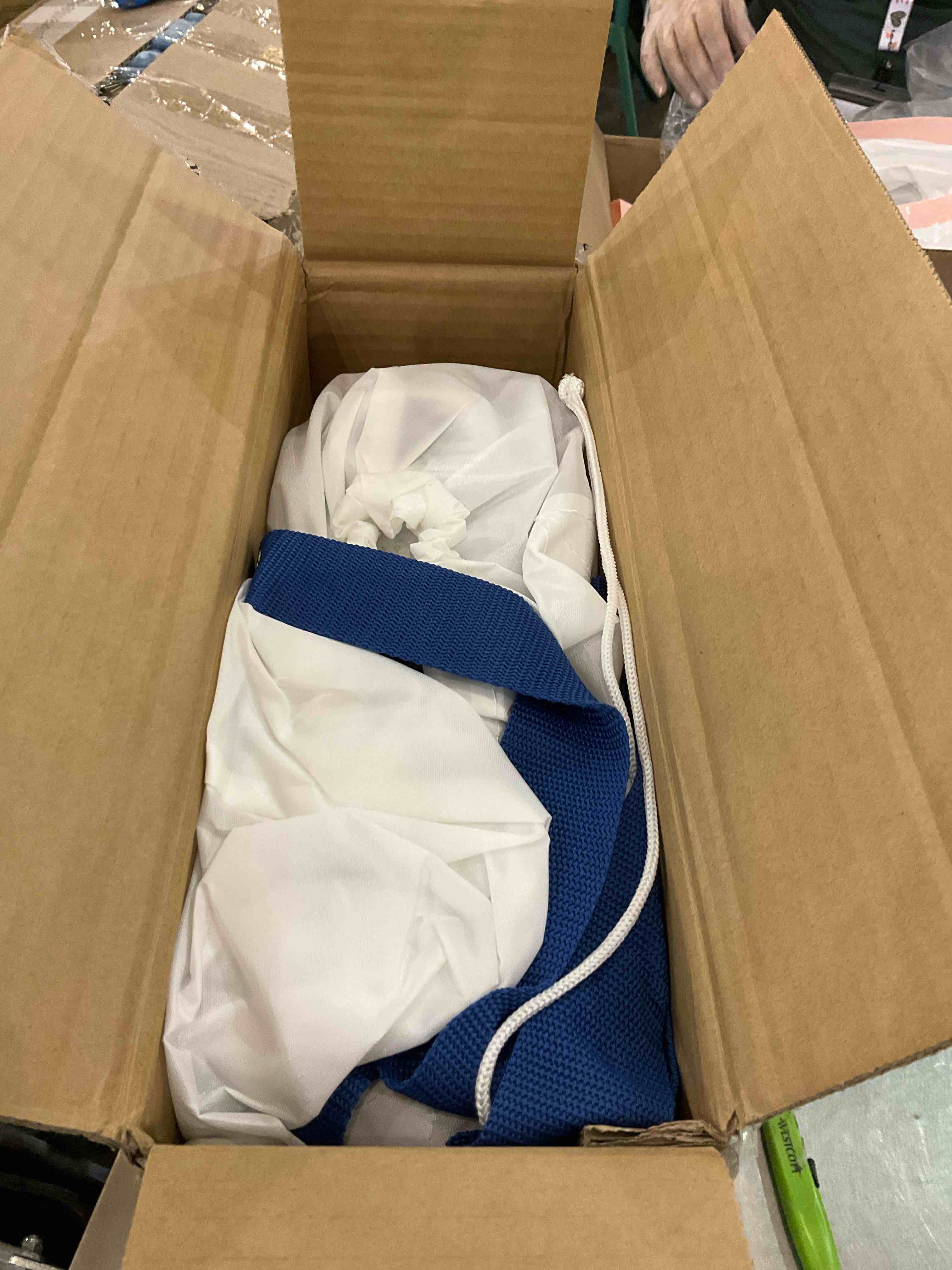 https://s3.amazonaws.com/lotting-images-prod/BargainHunt/EXS01216254_1710856647768.jpeg