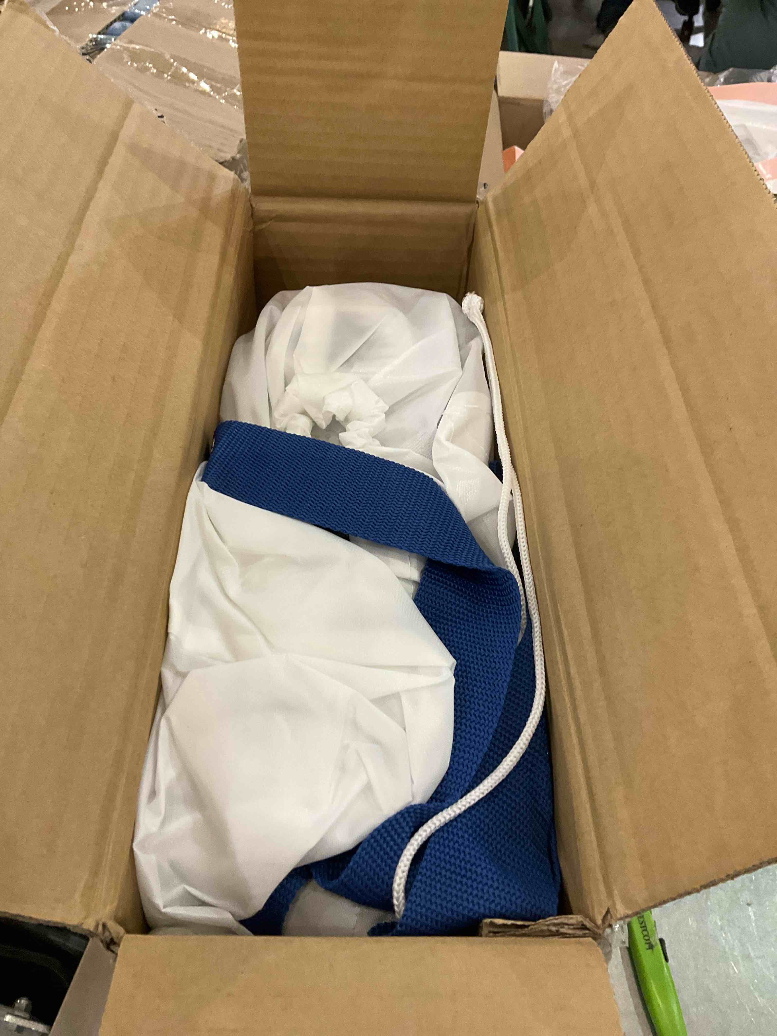 https://s3.amazonaws.com/lotting-images-prod/BargainHunt/EXS01216254_1710856648820.jpeg