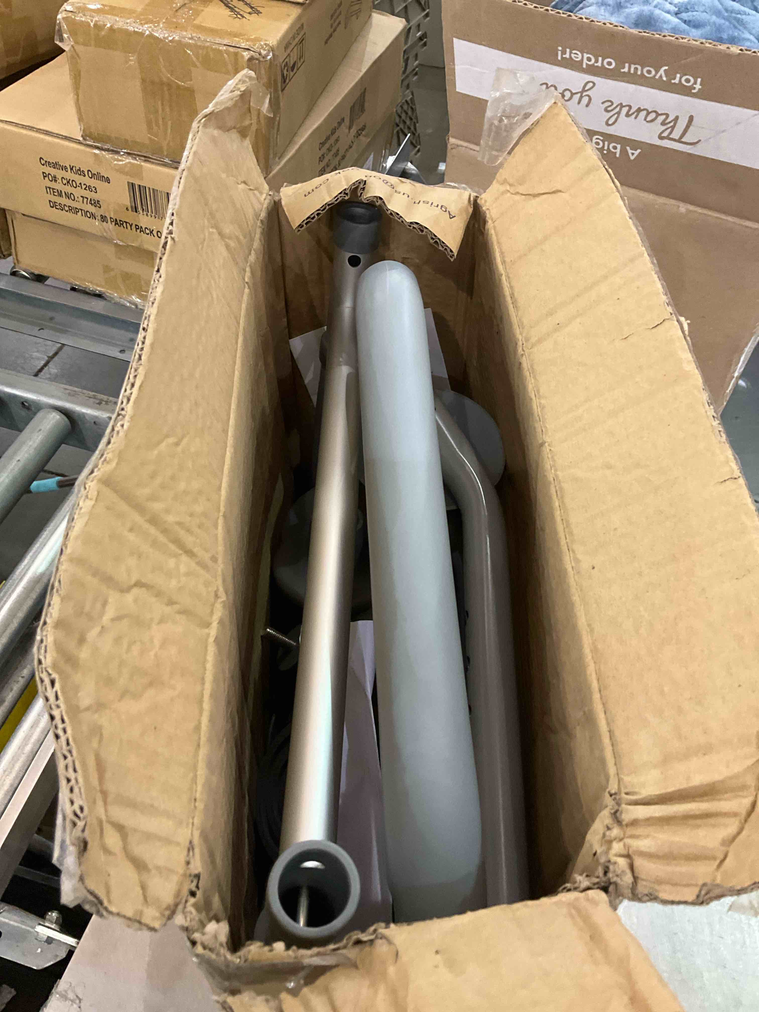 https://s3.amazonaws.com/lotting-images-prod/BargainHunt/EXS01216255_1710856752230.jpeg