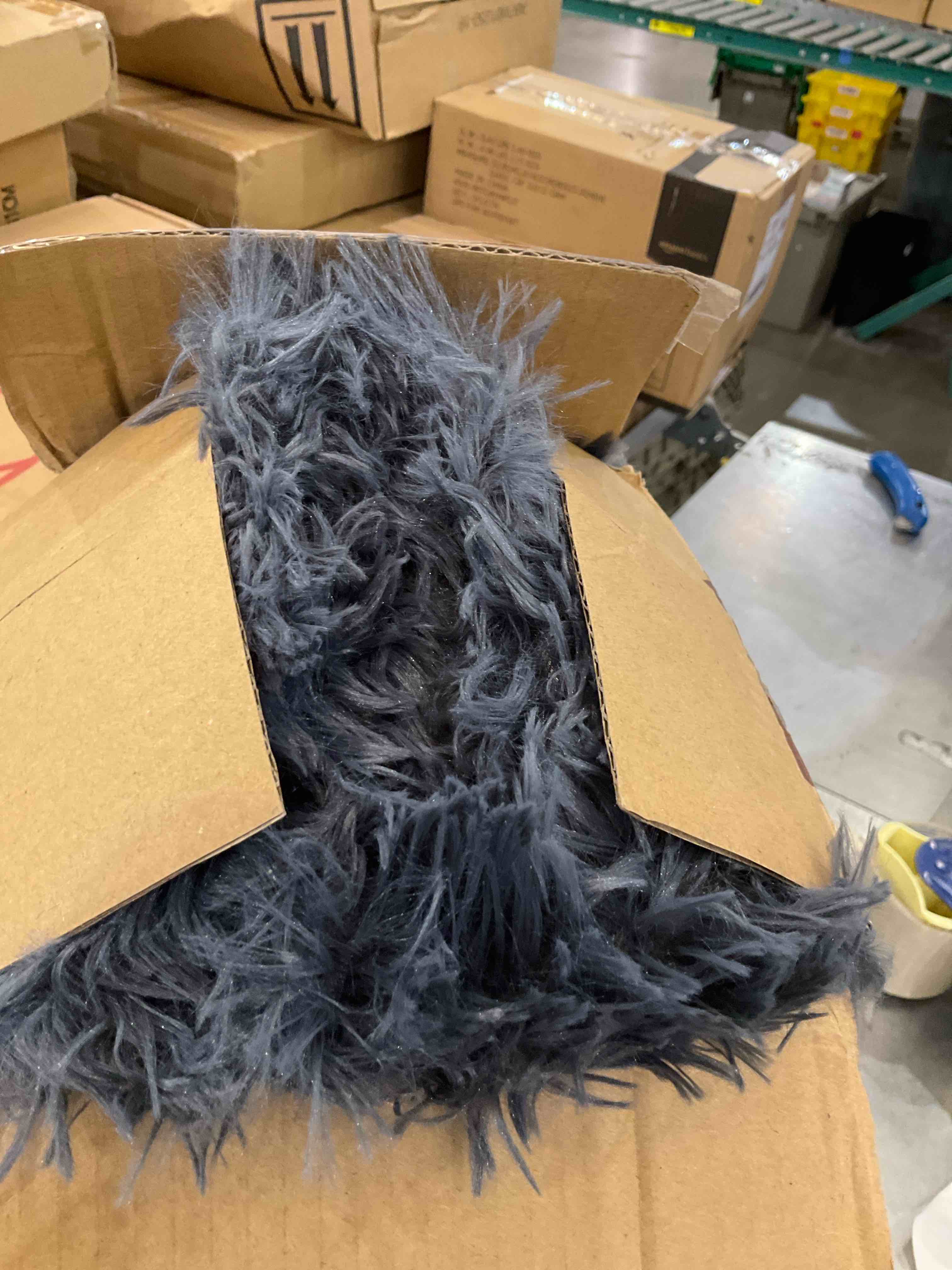 https://s3.amazonaws.com/lotting-images-prod/BargainHunt/EXS01216302_1710863427236.jpeg