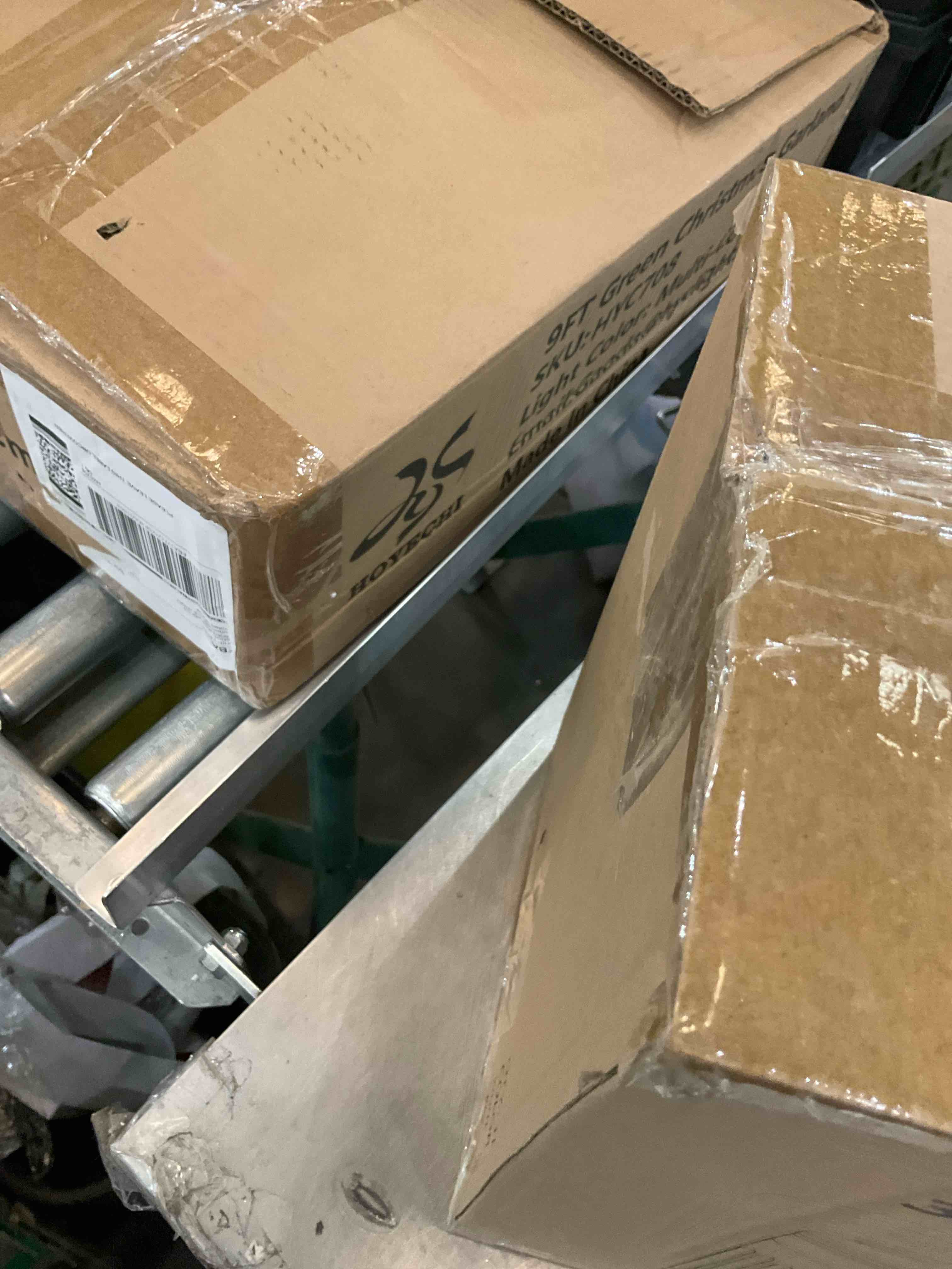 https://s3.amazonaws.com/lotting-images-prod/BargainHunt/EXS01216319_1710867835665.jpeg