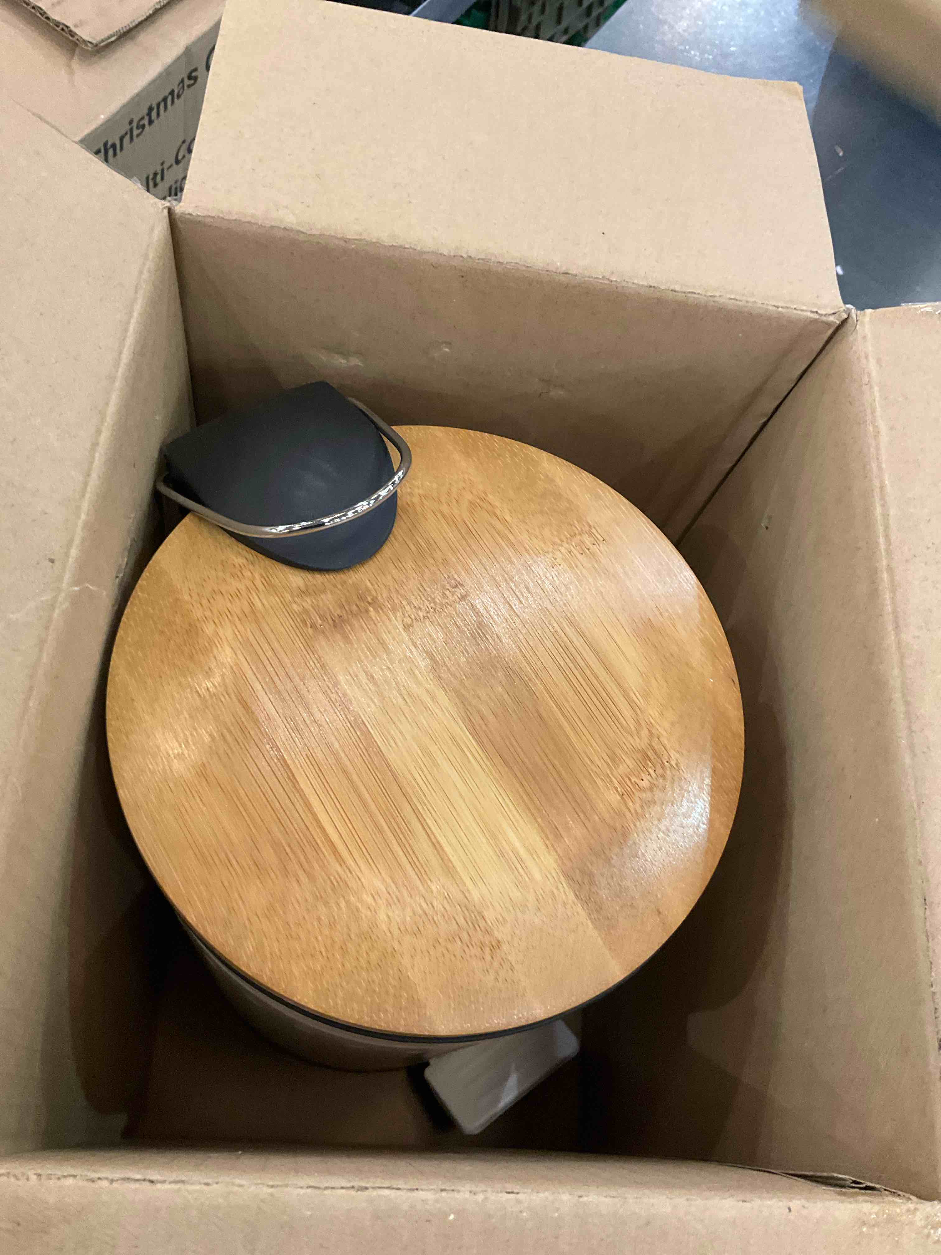https://s3.amazonaws.com/lotting-images-prod/BargainHunt/EXS01216319_1710867862799.jpeg