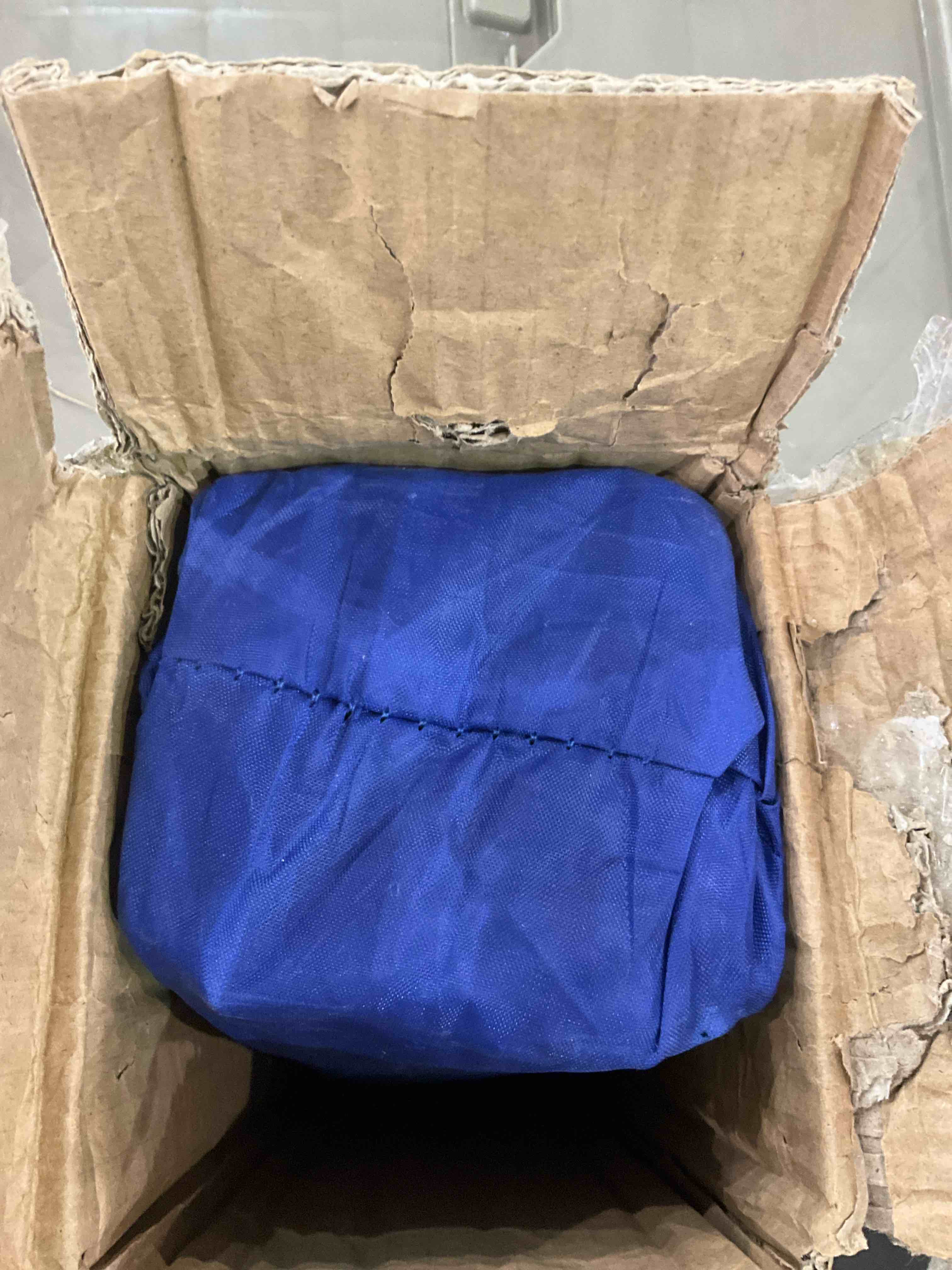 https://s3.amazonaws.com/lotting-images-prod/BargainHunt/EXS01216395_1710939180335.jpeg