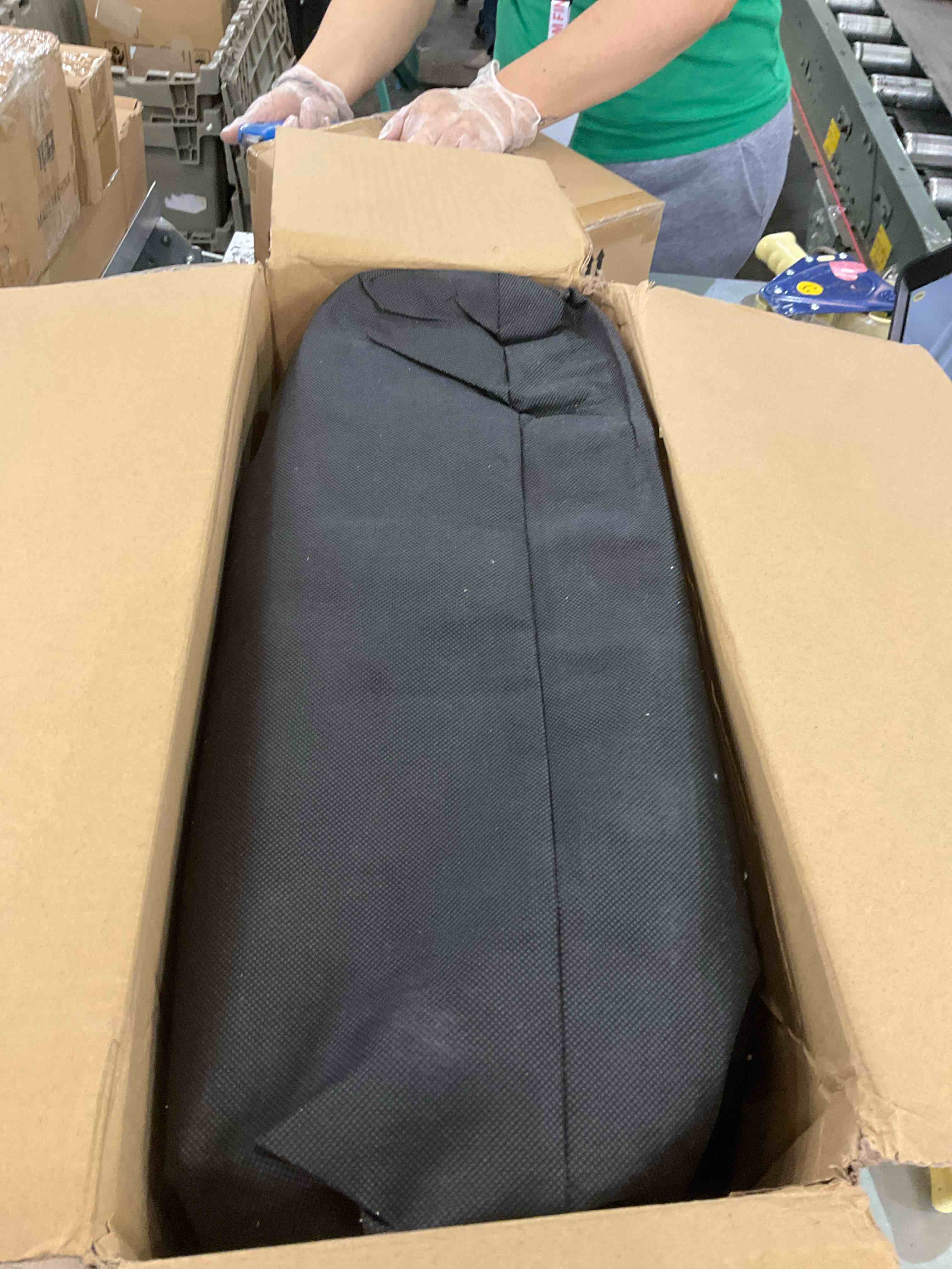 https://s3.amazonaws.com/lotting-images-prod/BargainHunt/EXS01216444_1710948511122.jpeg