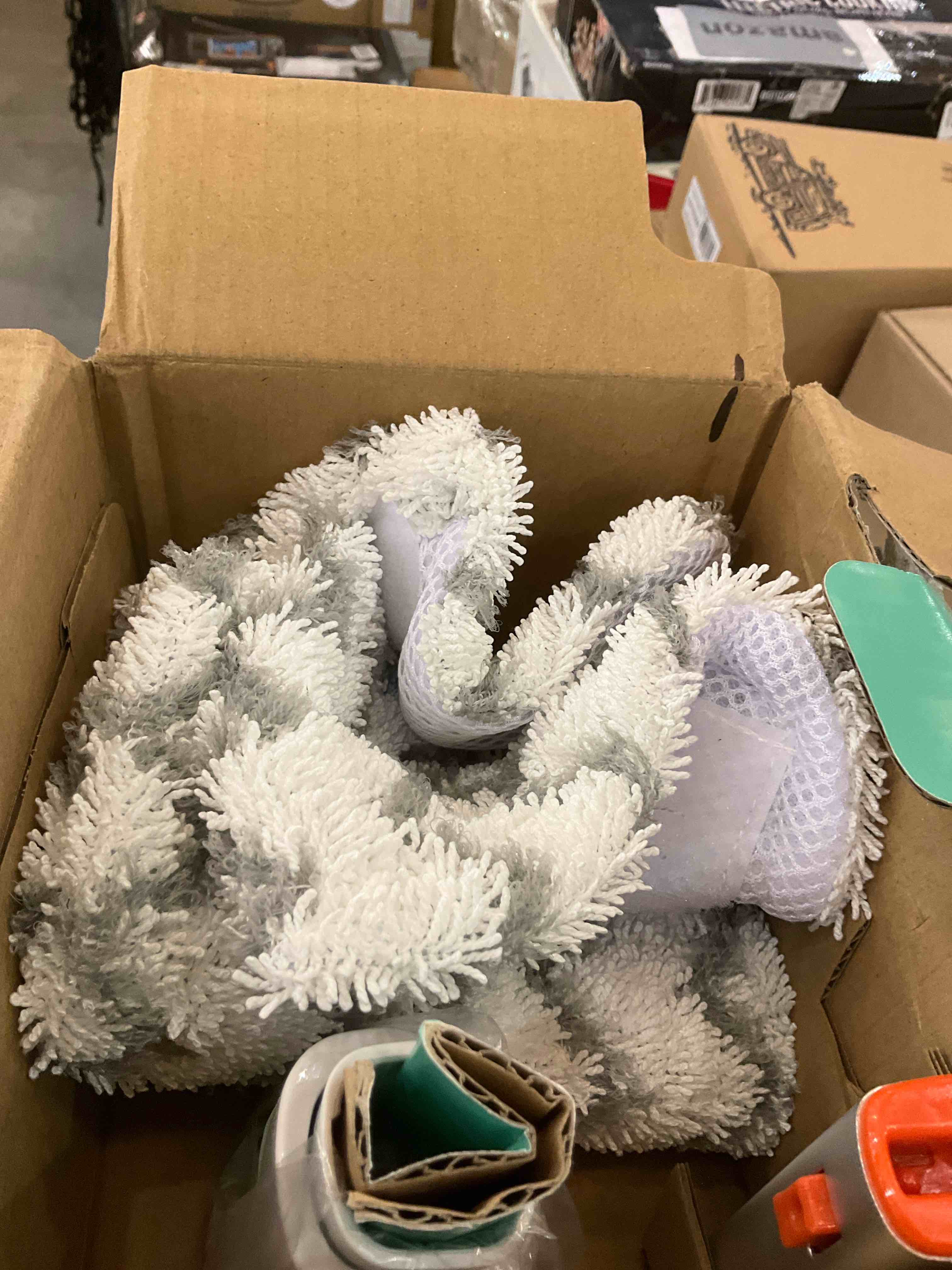 https://s3.amazonaws.com/lotting-images-prod/BargainHunt/EXS01216496_1710960146731.jpeg