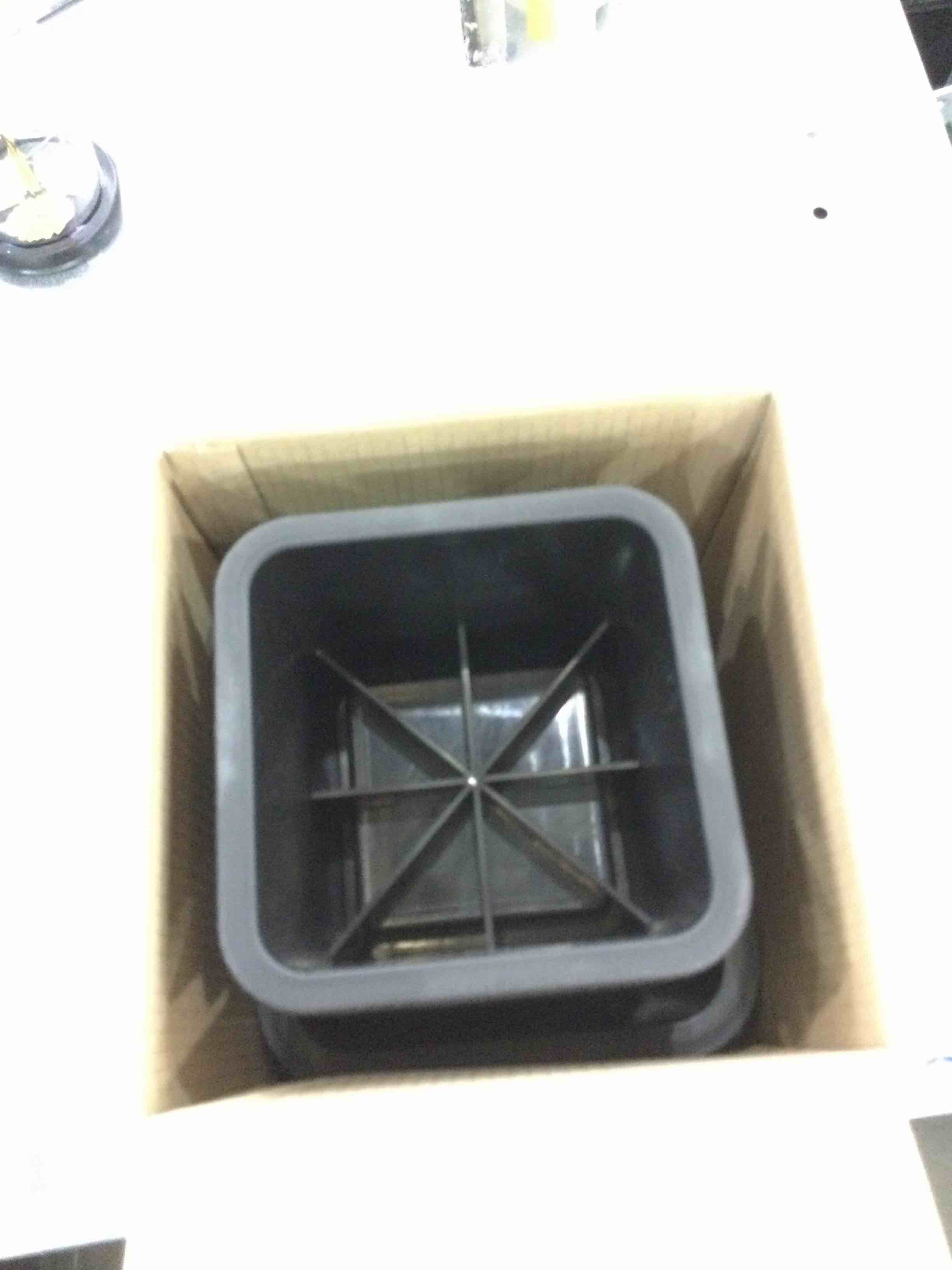 https://s3.amazonaws.com/lotting-images-prod/BargainHunt/EXS01216511_1710856243473.jpeg