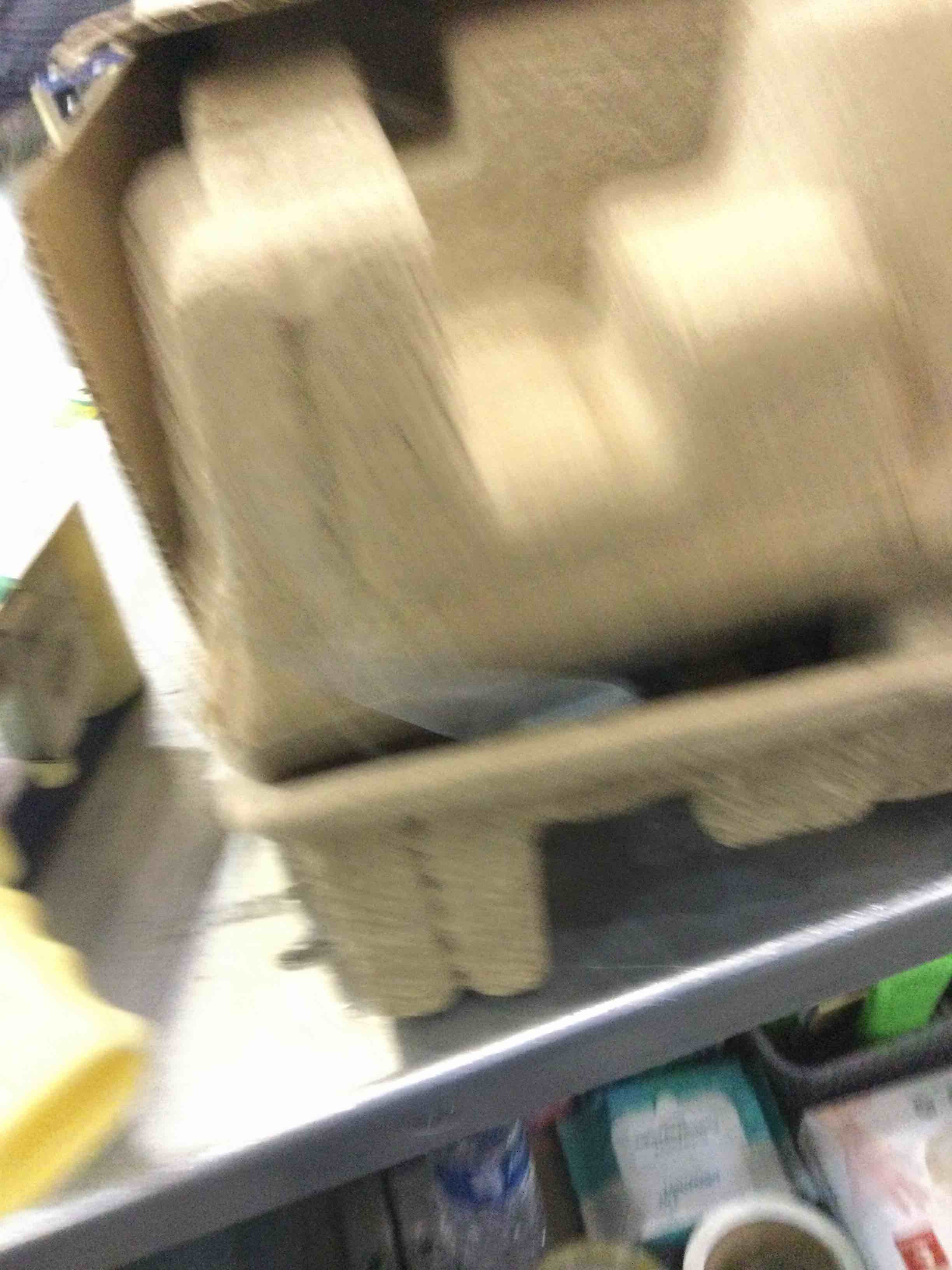 https://s3.amazonaws.com/lotting-images-prod/BargainHunt/EXS01216570_1710861250452.jpeg