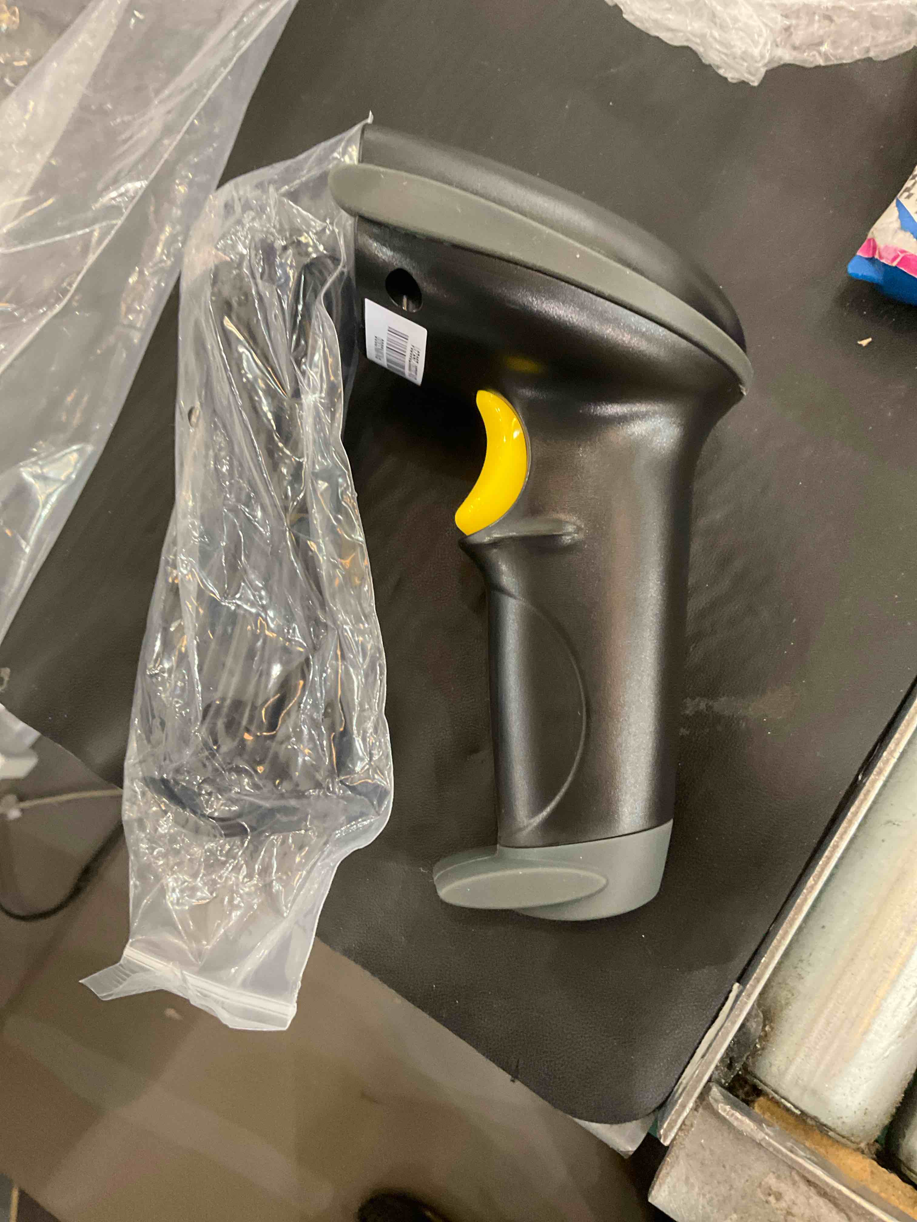 https://s3.amazonaws.com/lotting-images-prod/BargainHunt/EXS01217010_1712941229973.jpeg