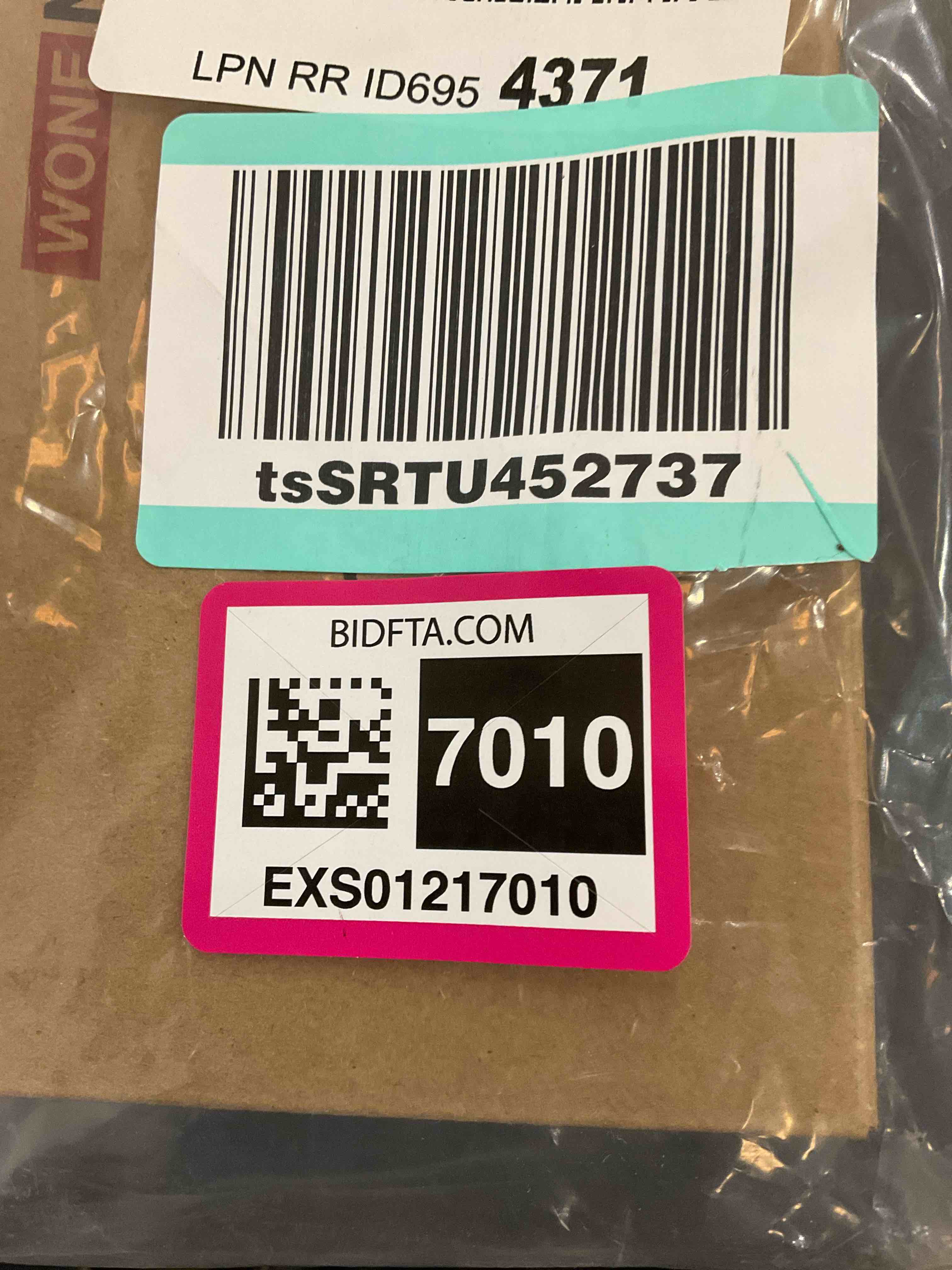 https://s3.amazonaws.com/lotting-images-prod/BargainHunt/EXS01217010_1712941281903.jpeg