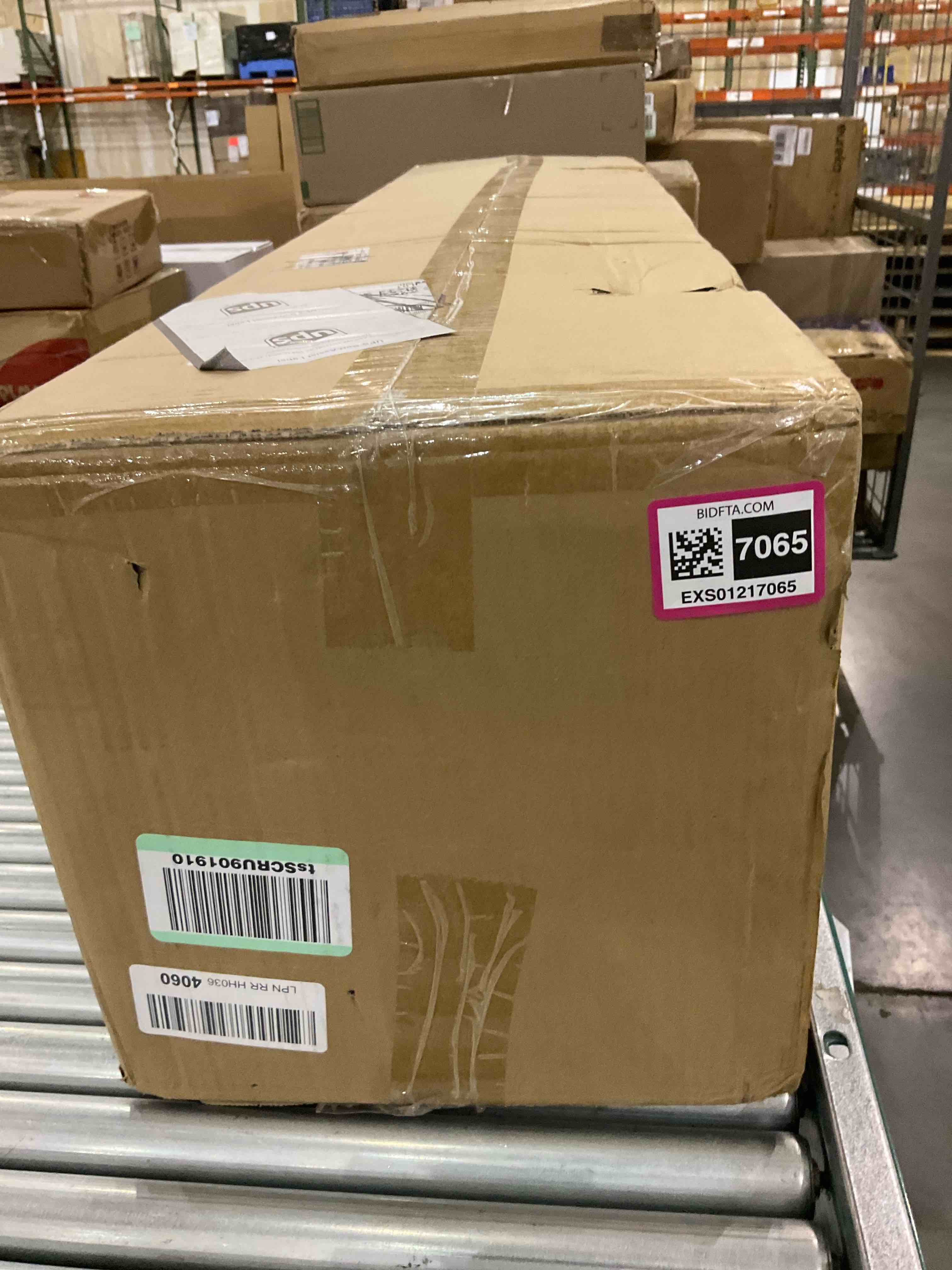 https://s3.amazonaws.com/lotting-images-prod/BargainHunt/EXS01217065_1713268786907.jpeg