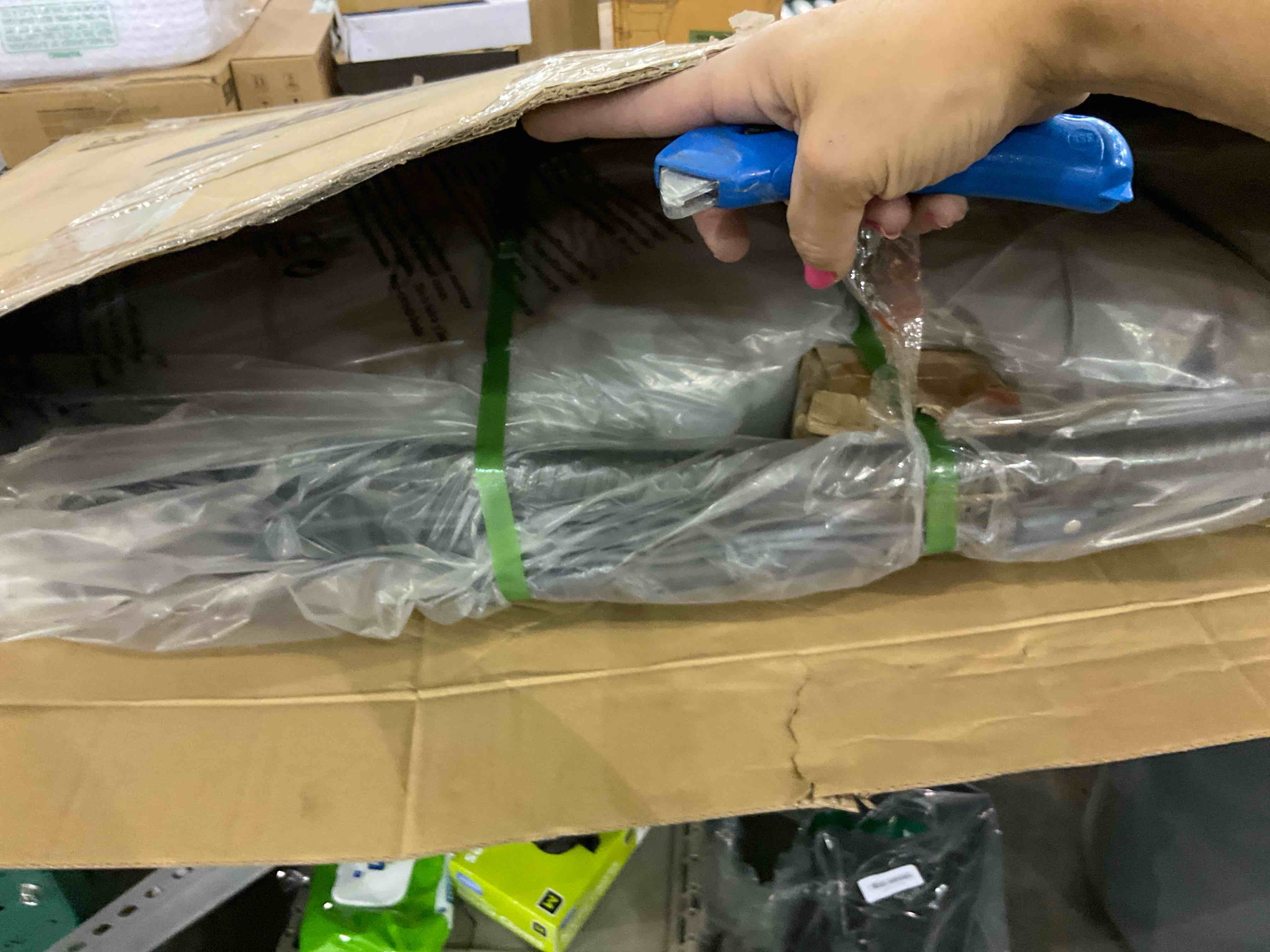 https://s3.amazonaws.com/lotting-images-prod/BargainHunt/EXS01217088_1713275128523.jpeg