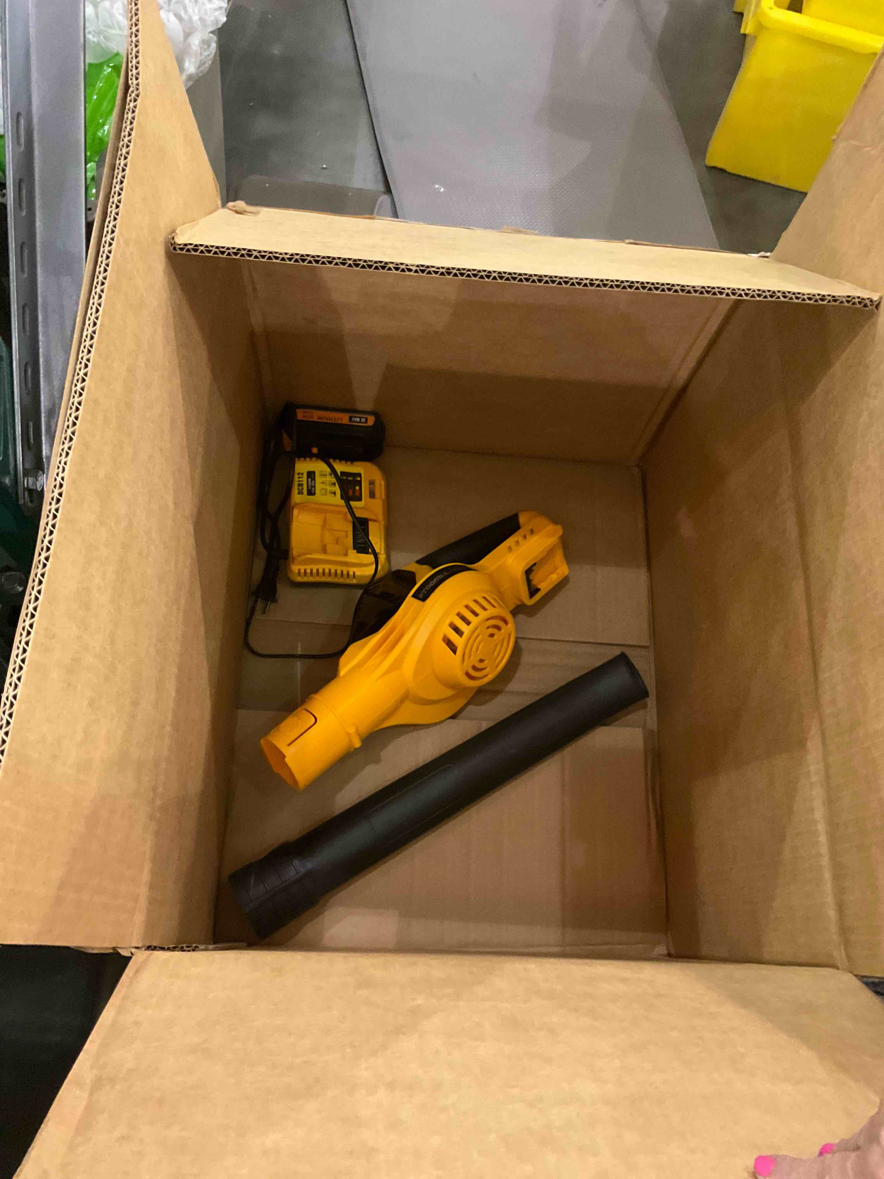 https://s3.amazonaws.com/lotting-images-prod/BargainHunt/EXS01217132_1713281800375.jpeg