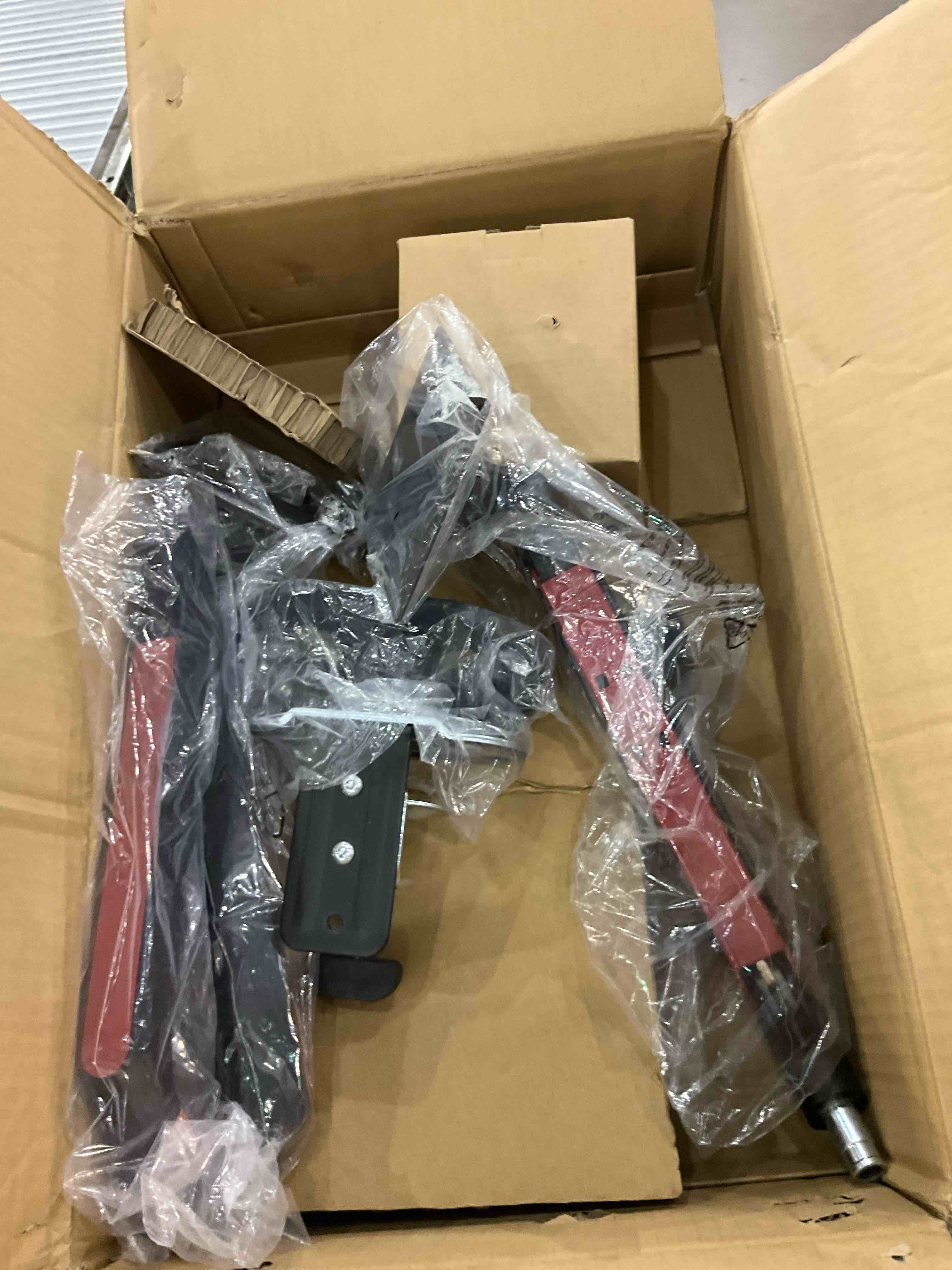 https://s3.amazonaws.com/lotting-images-prod/BargainHunt/EXS01217298_1713784613679.jpeg