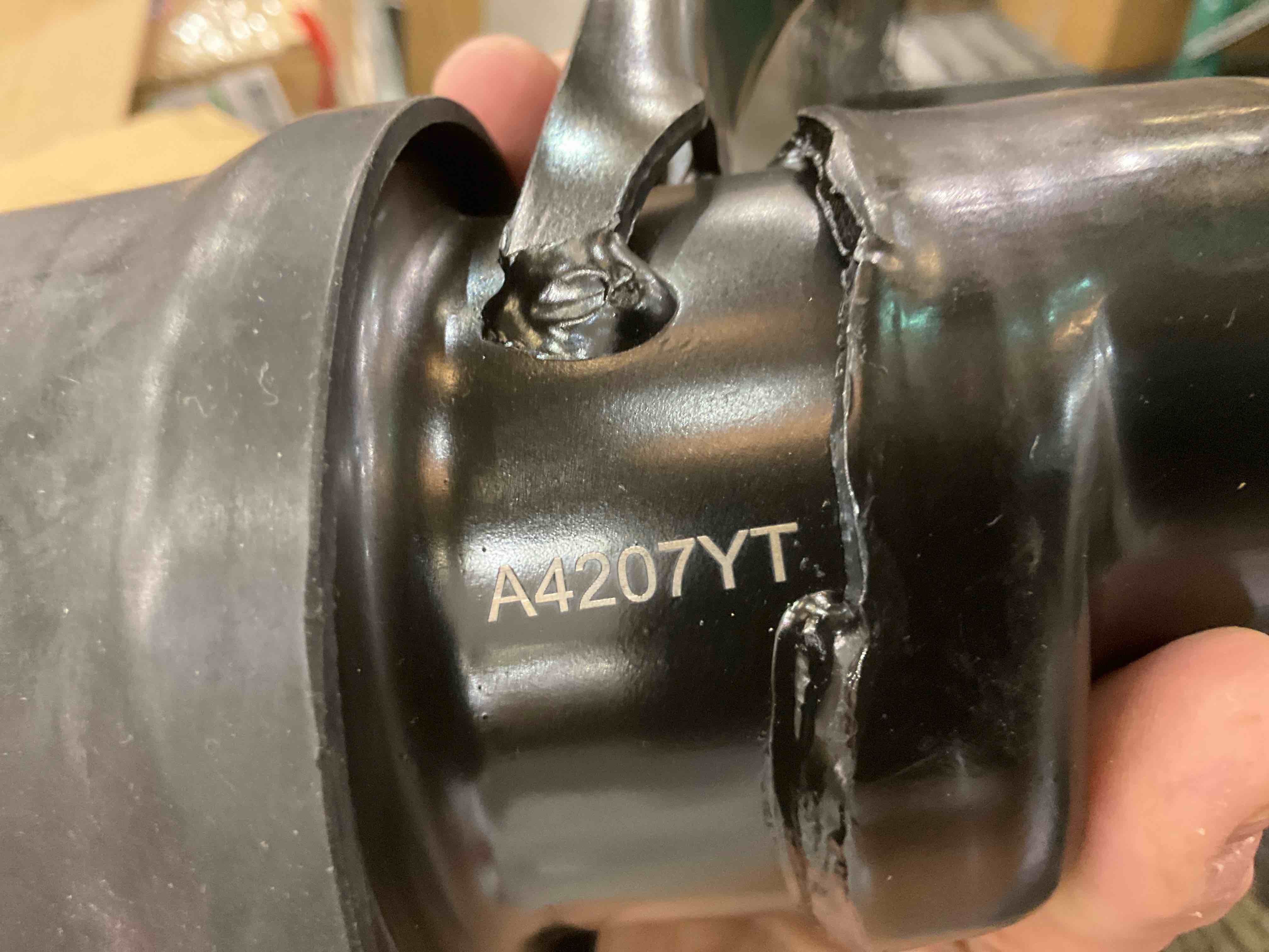 https://s3.amazonaws.com/lotting-images-prod/BargainHunt/EXS01217440_1713887457926.jpeg