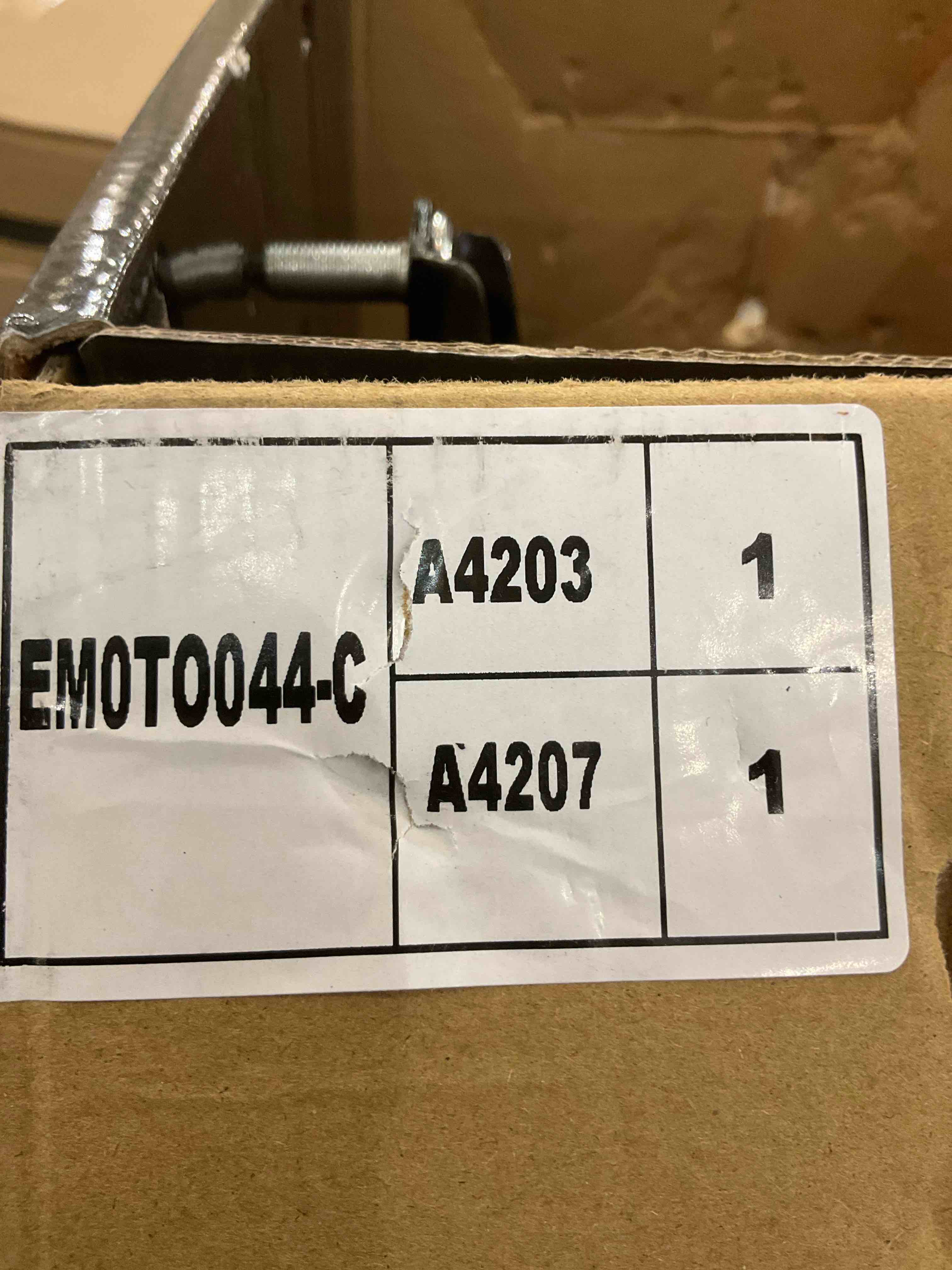 https://s3.amazonaws.com/lotting-images-prod/BargainHunt/EXS01217440_1713887485852.jpeg