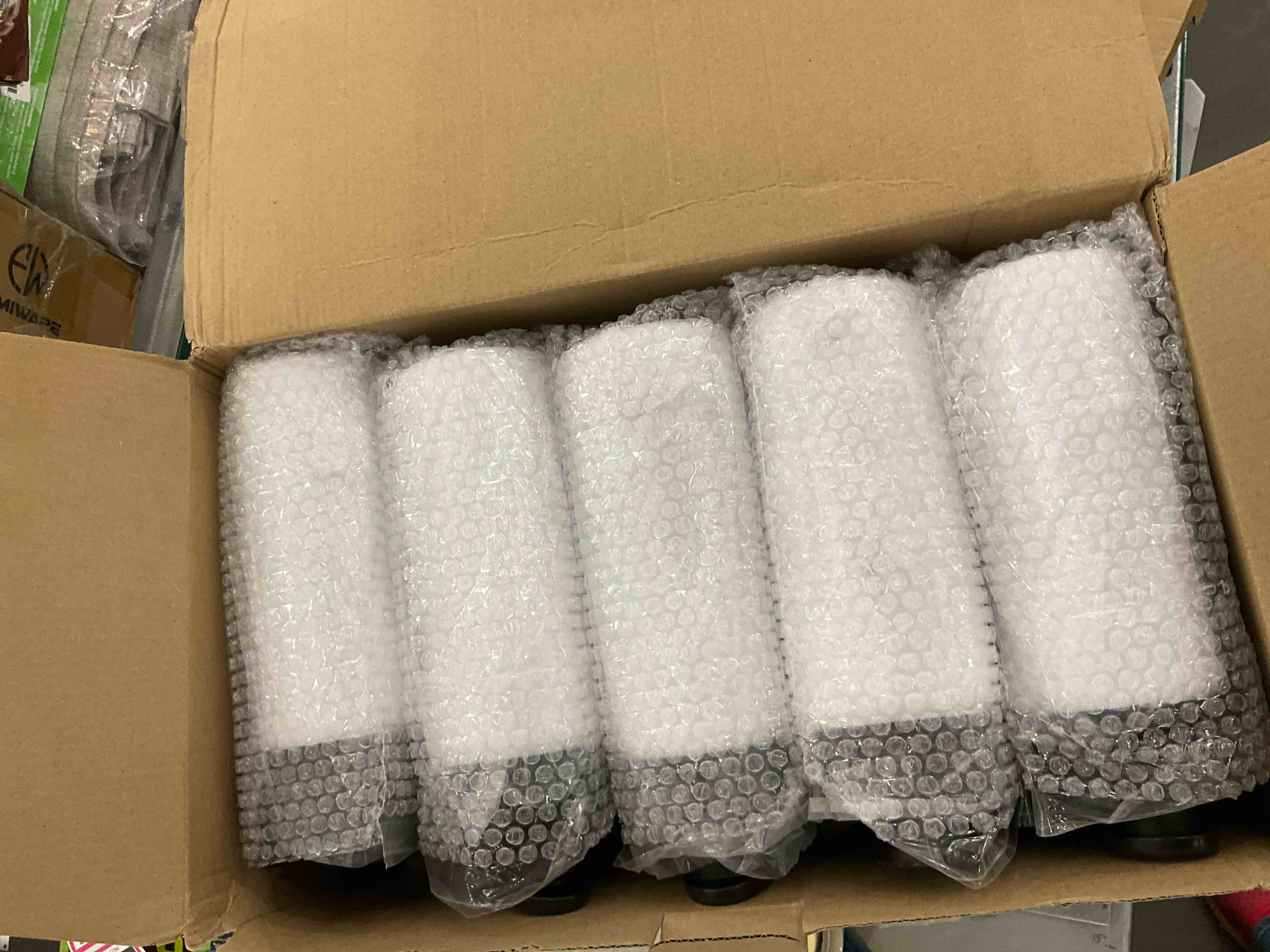 https://s3.amazonaws.com/lotting-images-prod/BargainHunt/EXS01217463_1713899762577.jpeg