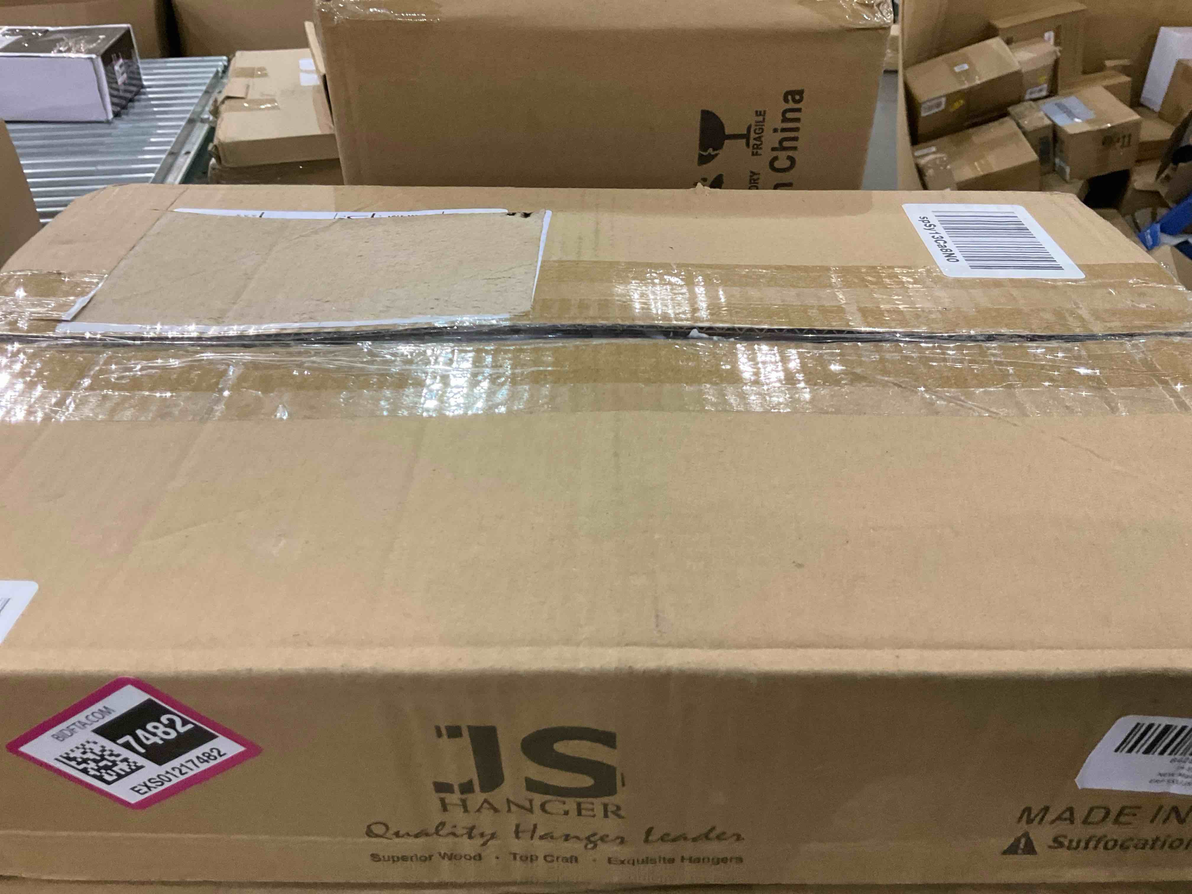 https://s3.amazonaws.com/lotting-images-prod/BargainHunt/EXS01217482_1713958917926.jpeg
