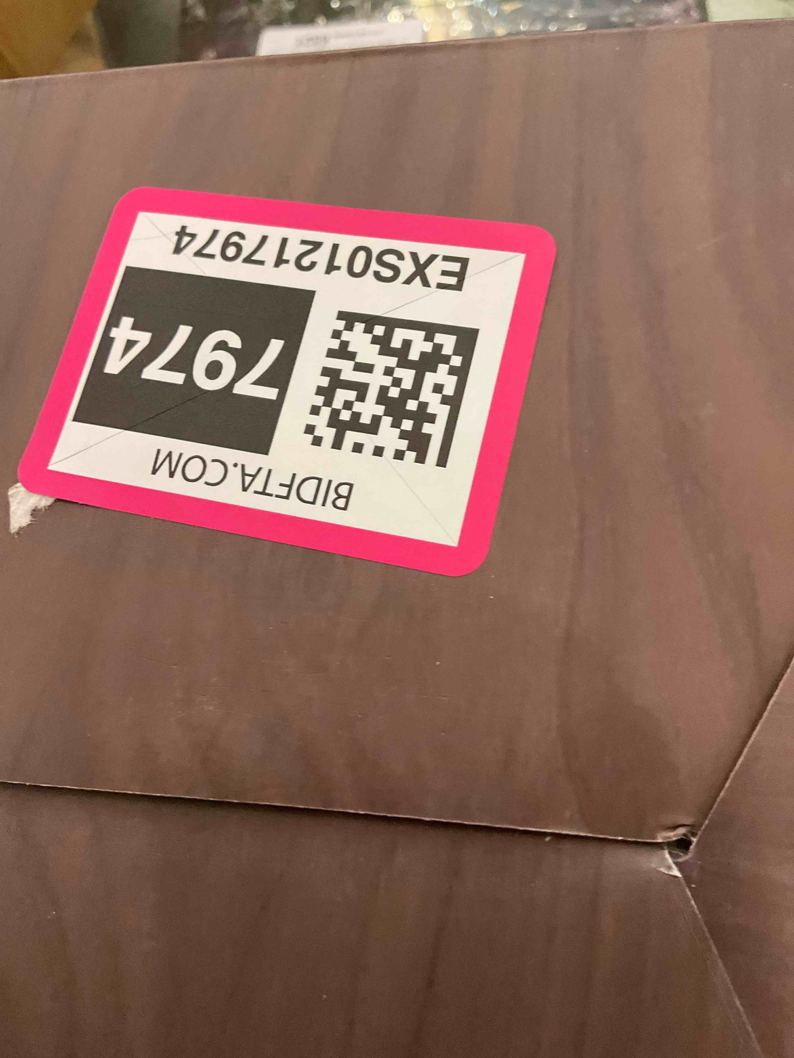 https://s3.amazonaws.com/lotting-images-prod/BargainHunt/EXS01217974_1718306216864.jpeg