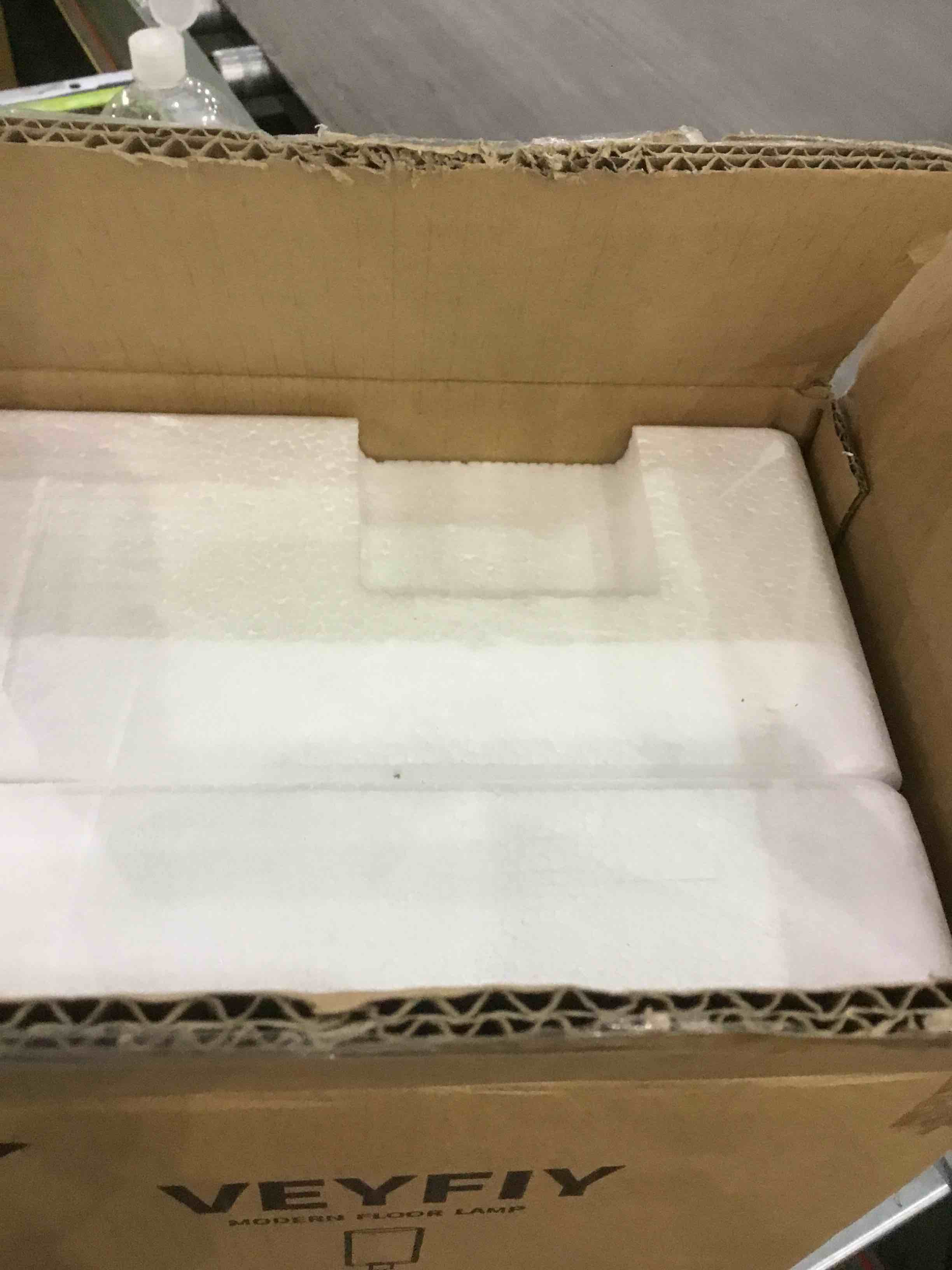 https://s3.amazonaws.com/lotting-images-prod/BargainHunt/EXS01218027_1711629350893.jpeg