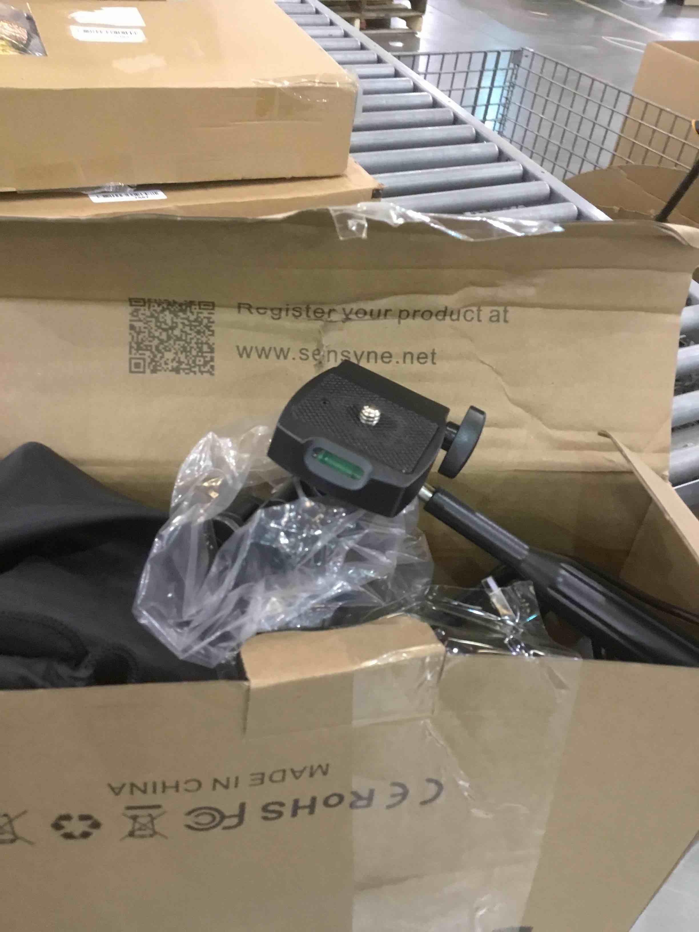 https://s3.amazonaws.com/lotting-images-prod/BargainHunt/EXS01218072_1711640375407.jpeg