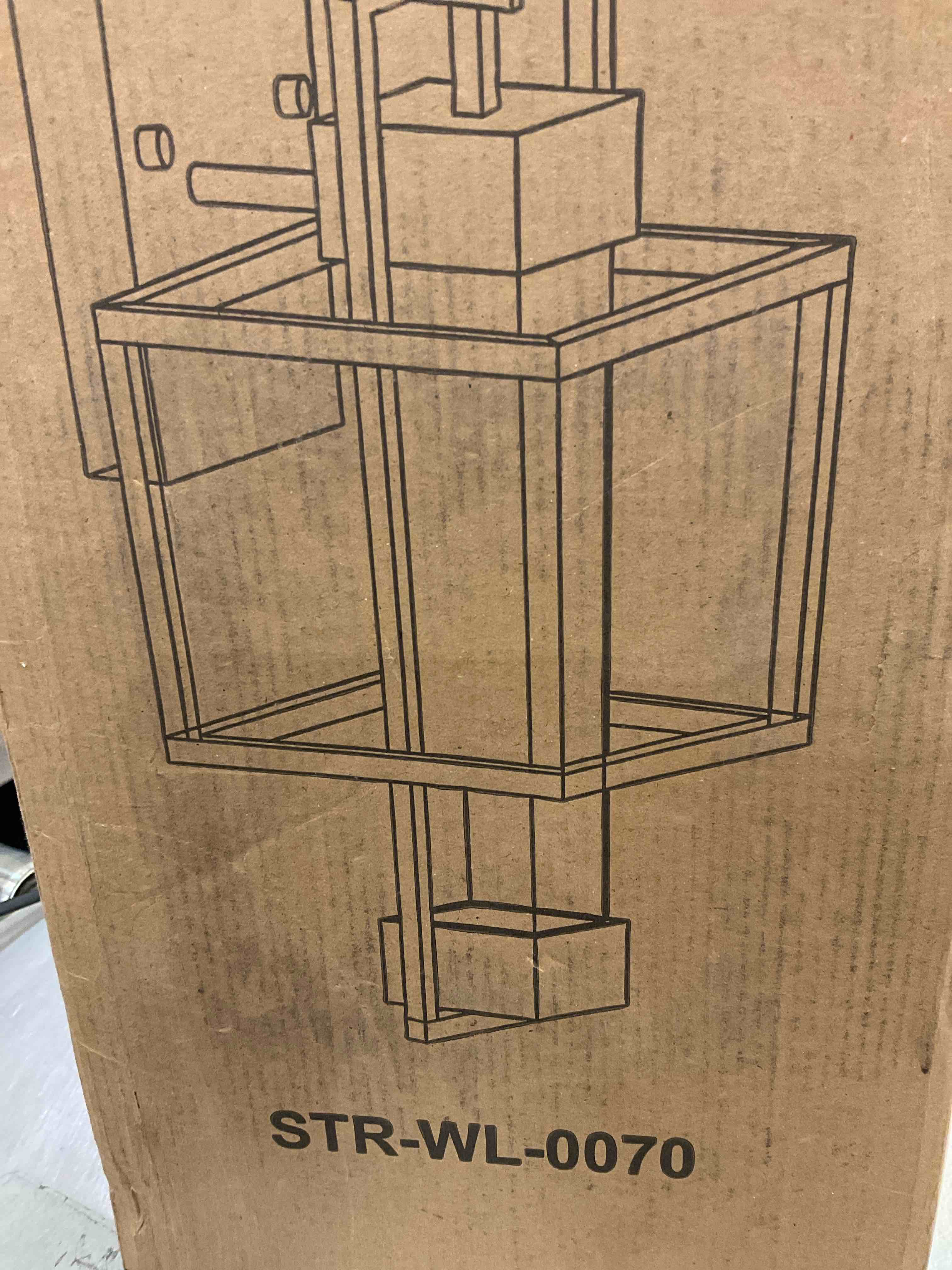 https://s3.amazonaws.com/lotting-images-prod/BargainHunt/EXS01218310_1713804034107.jpeg